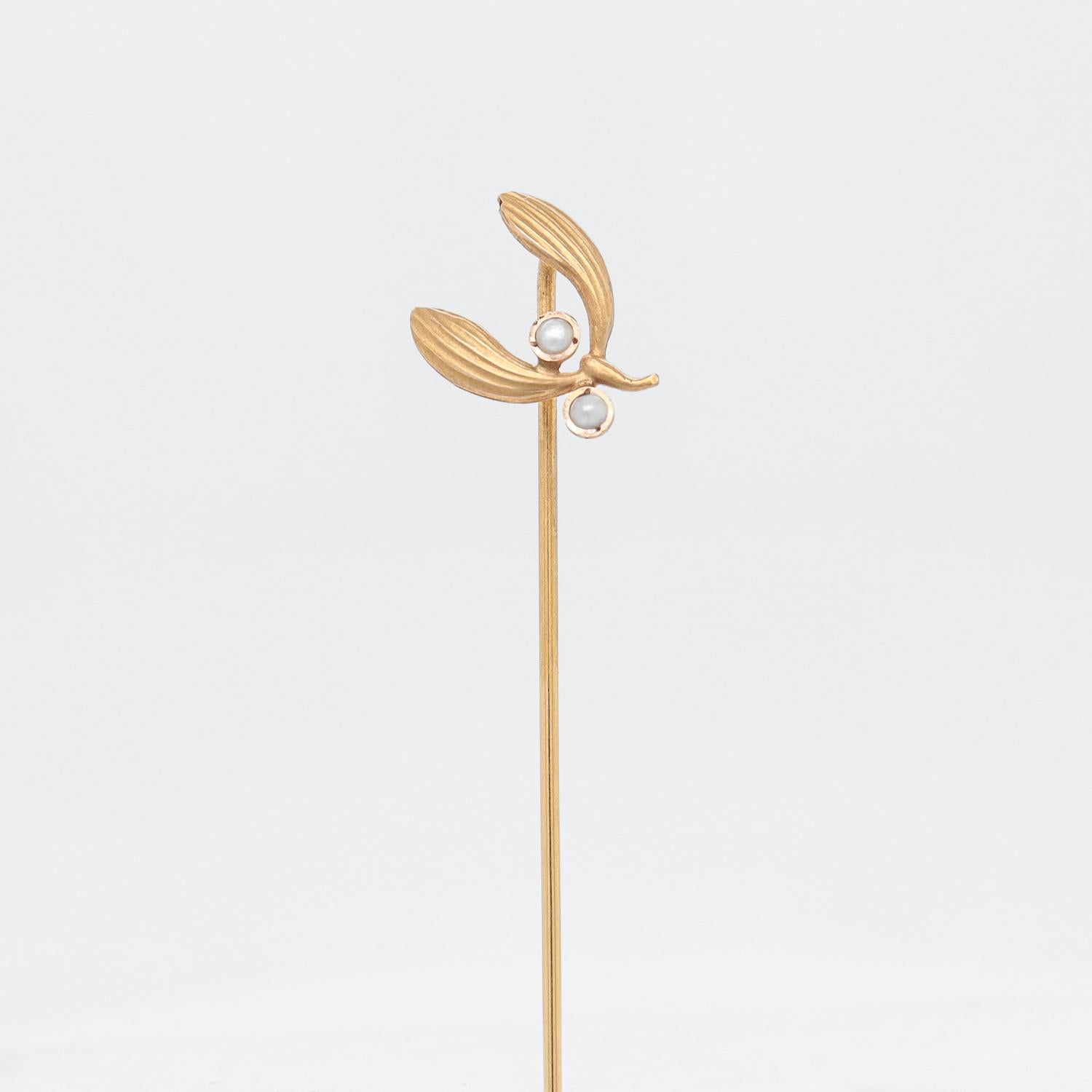 Round Cut Mid-Century 14k Gold & Seed Pearl Mistletoe Stickpin For Sale