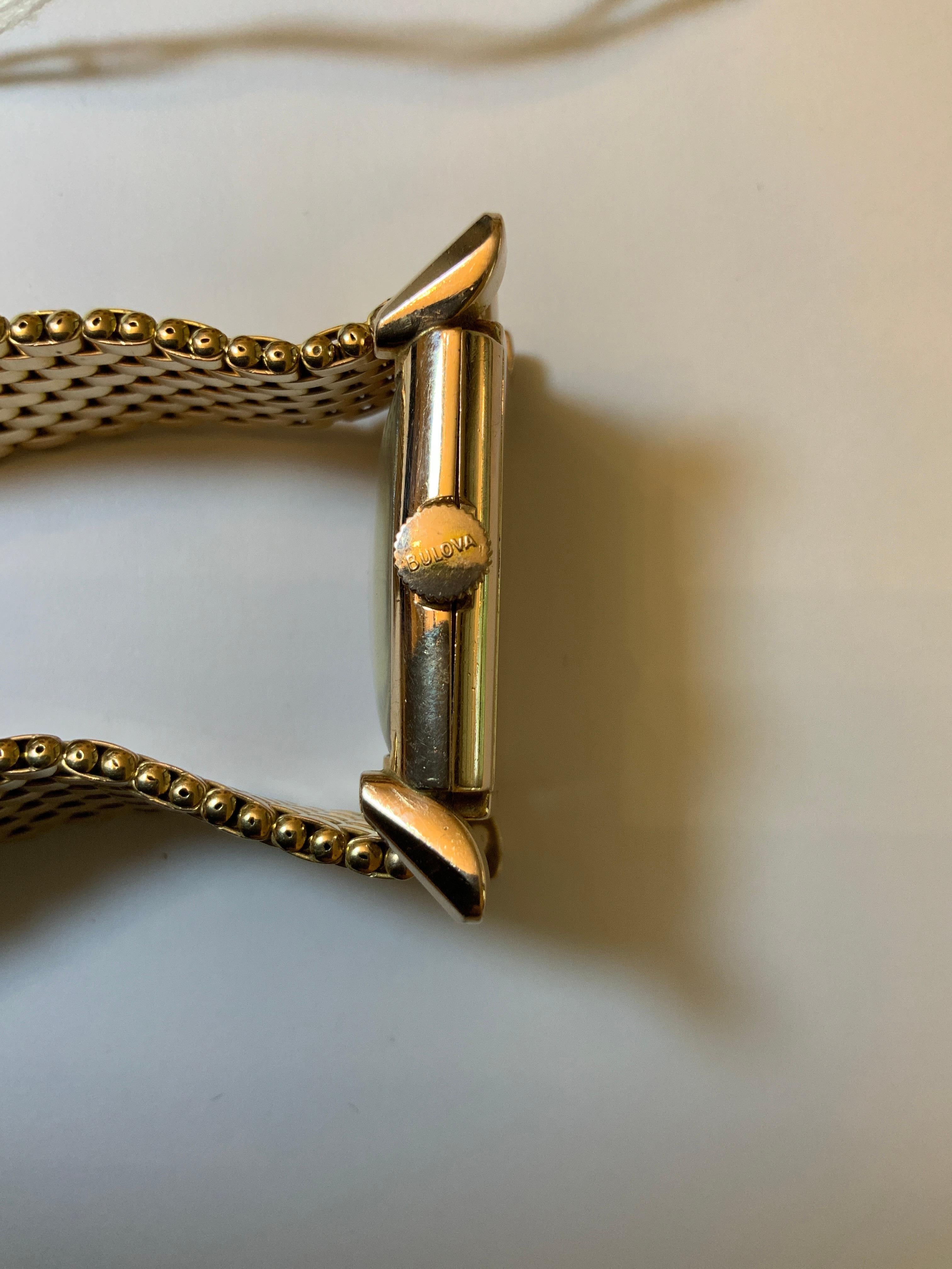 Reloj Bulova Mid Century 14K Gold Tank en Bueno estado para la venta en Guaynabo, PR