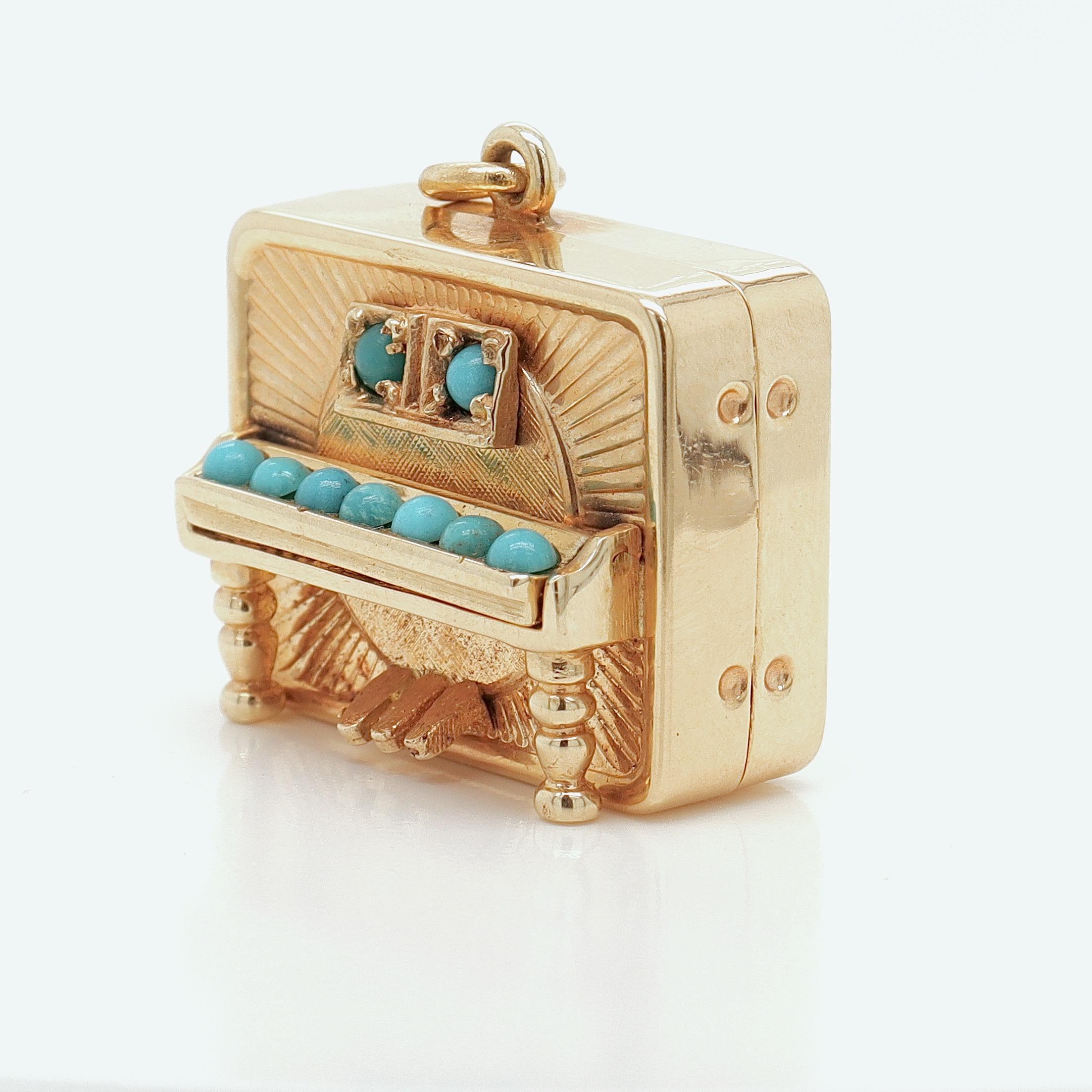 Modern Mid-Century 14K Gold & Turquoise Mechanical Musical Piano Charm for a Bracelet