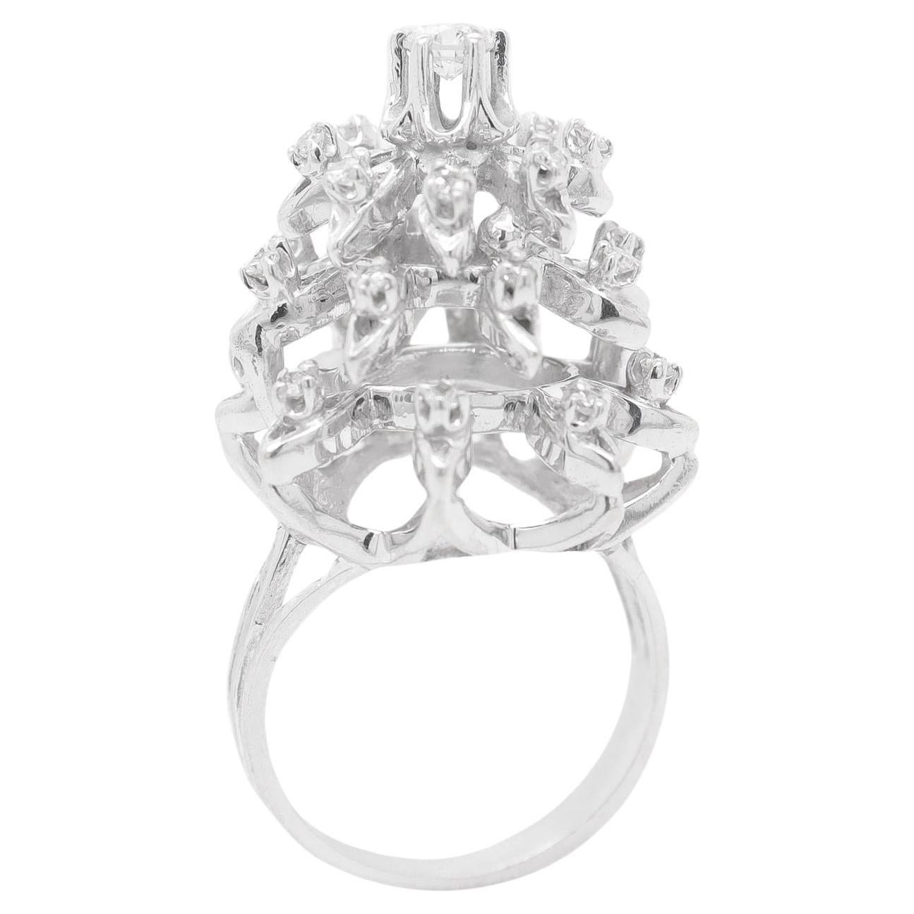 Anillo de cóctel estilo harén de oro blanco de 14 quilates y diamantes de mediados de siglo