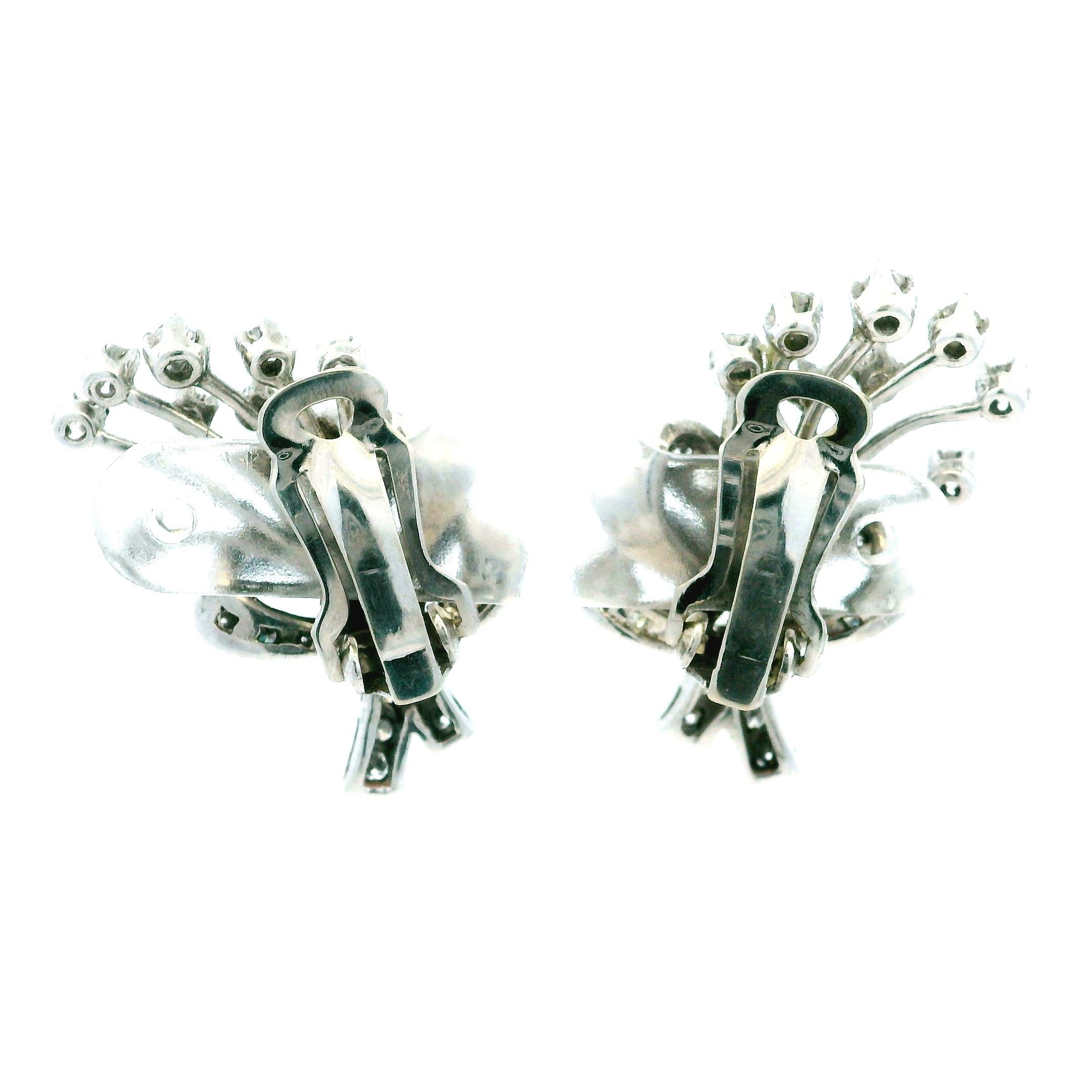 Boucles d'oreilles en or blanc 18 carats, 3 carats. Pour femmes en vente