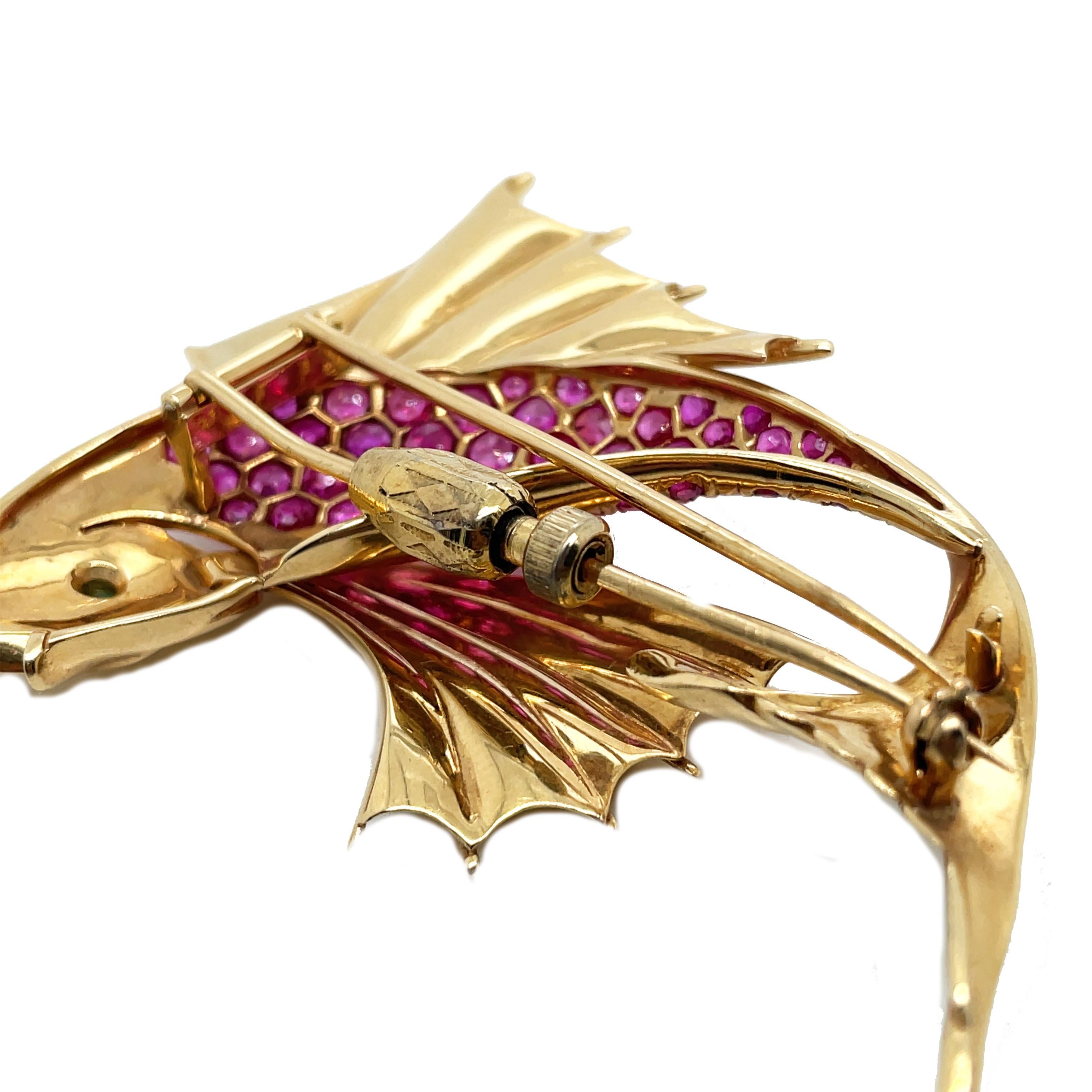 Mid-Century 14K Yellow Gold Ruby & Emerald Fish Pin For Sale 4