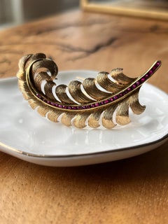 Mid Century 14K Yellow Gold Ruby Feather Brooch 1960s