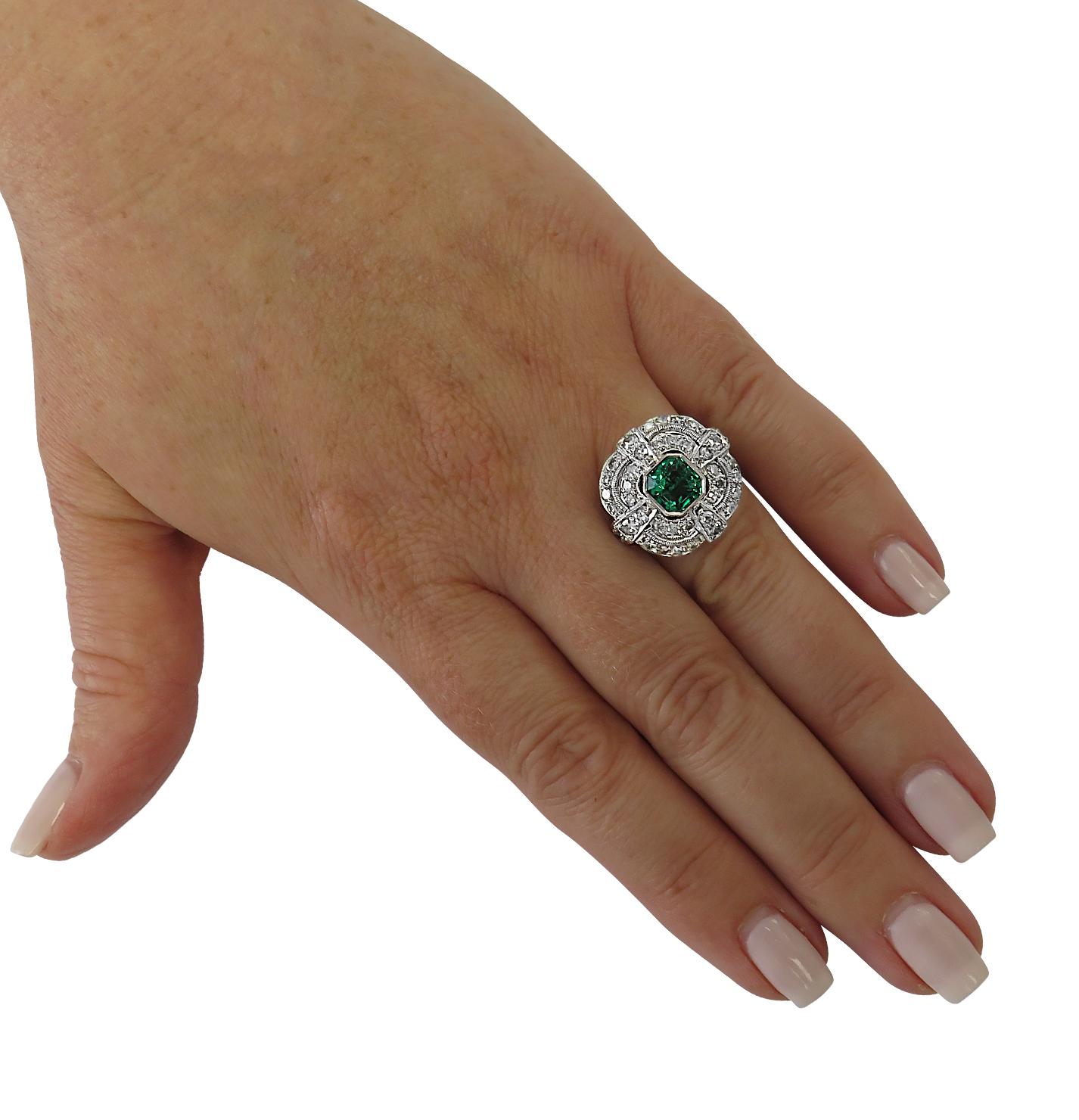 Mid Century 1.5 Carat Emerald and Diamond Ring In Good Condition In Miami, FL