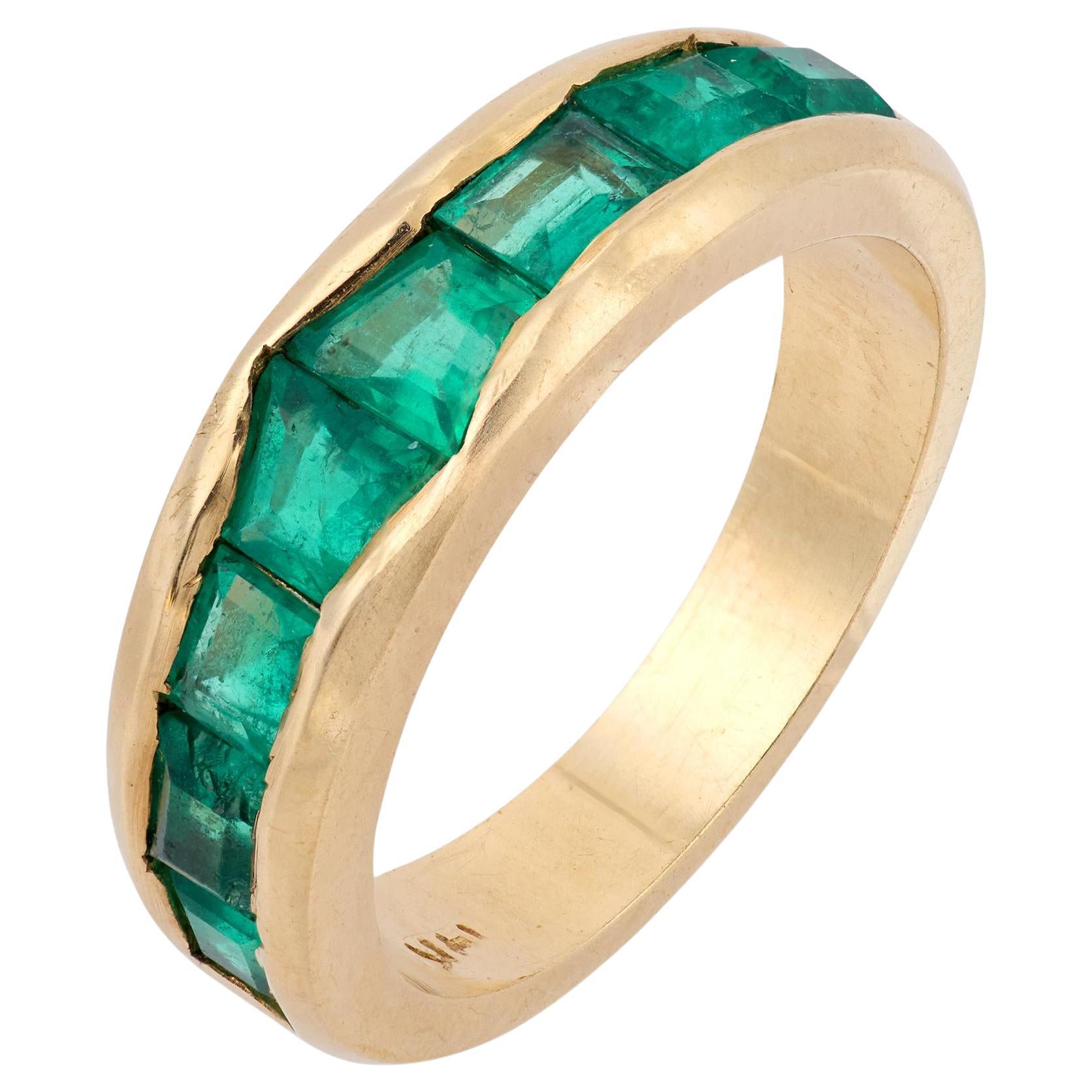 Mid Century 1.50 carat emerald 14k yellow gold ring