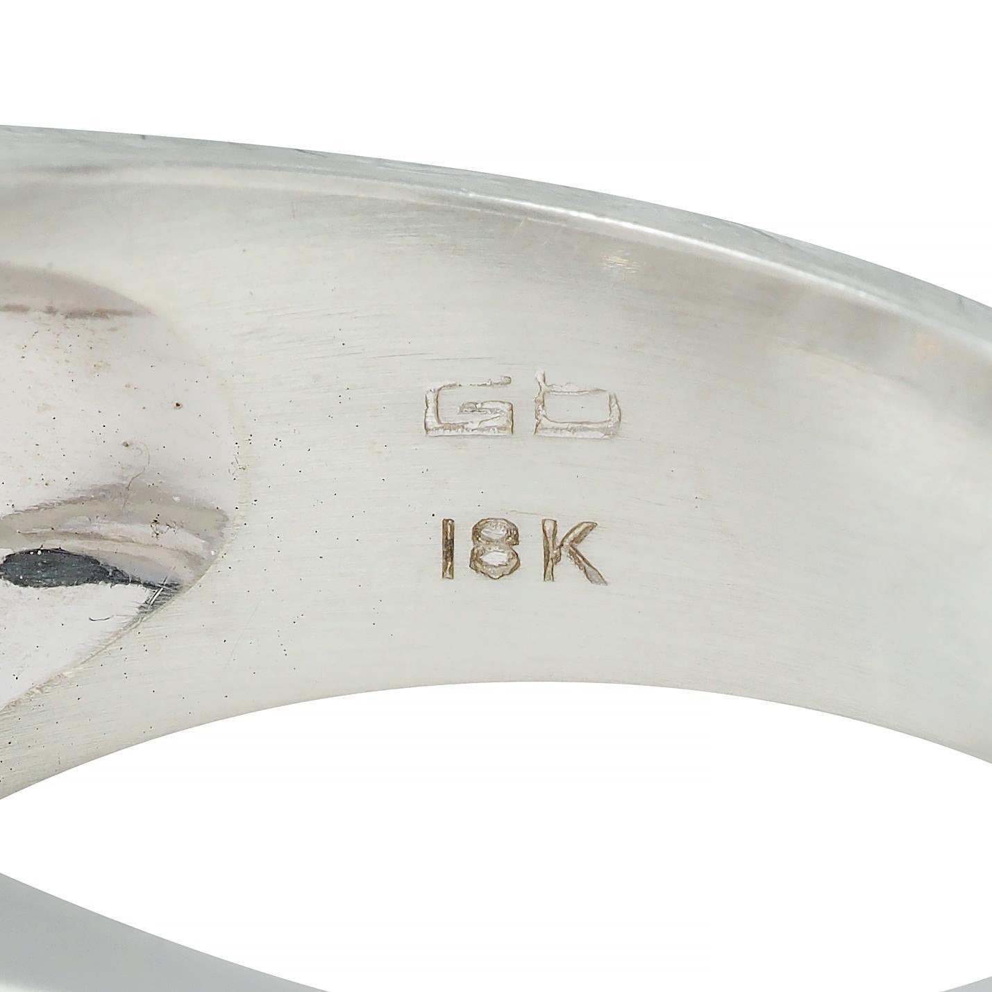 Mid-Century 1.50 CTW Diamond 18 Karat White Gold Unisex Vintage Band Ring For Sale 3