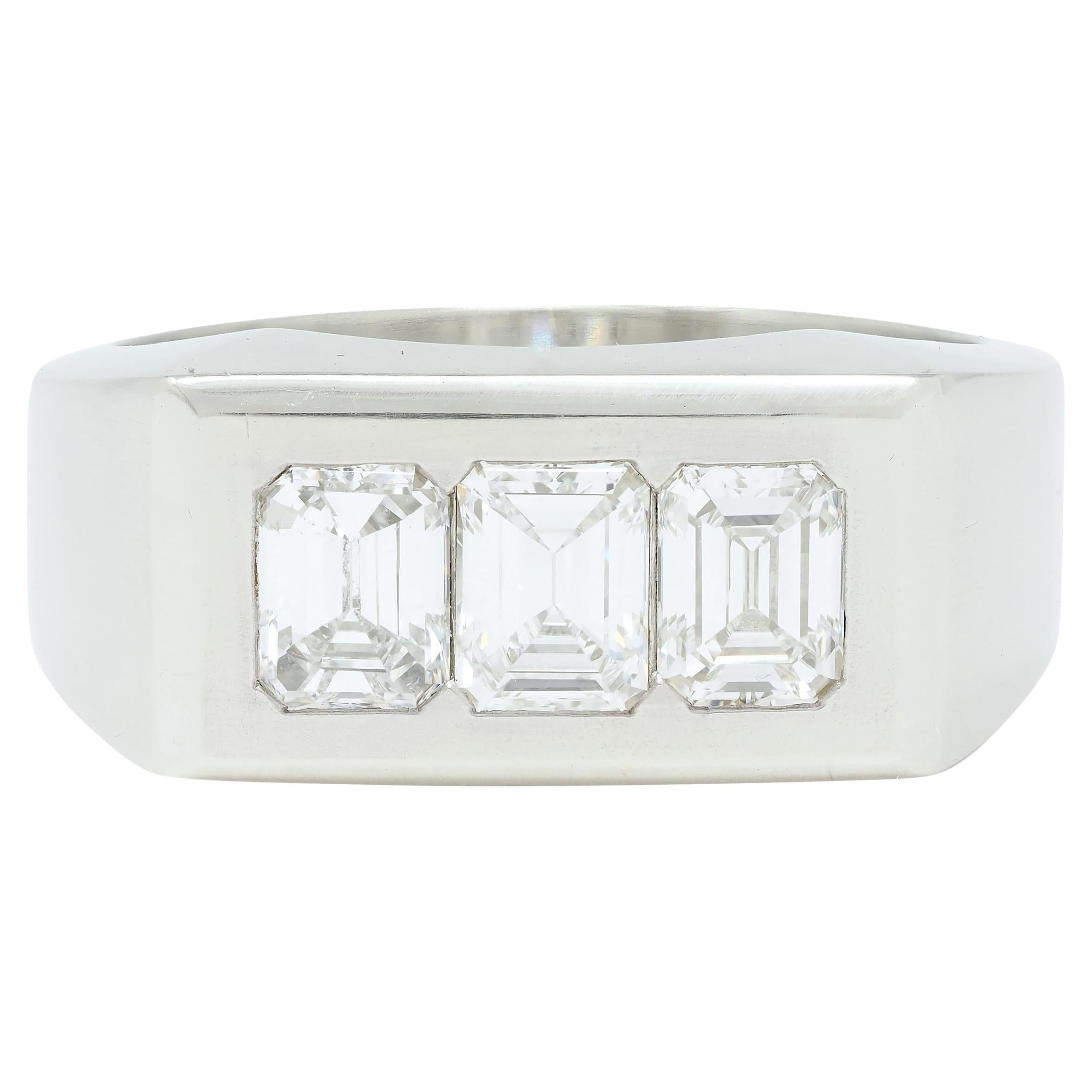 Mid-Century 1.50 CTW Diamond 18 Karat White Gold Unisex Vintage Band Ring For Sale