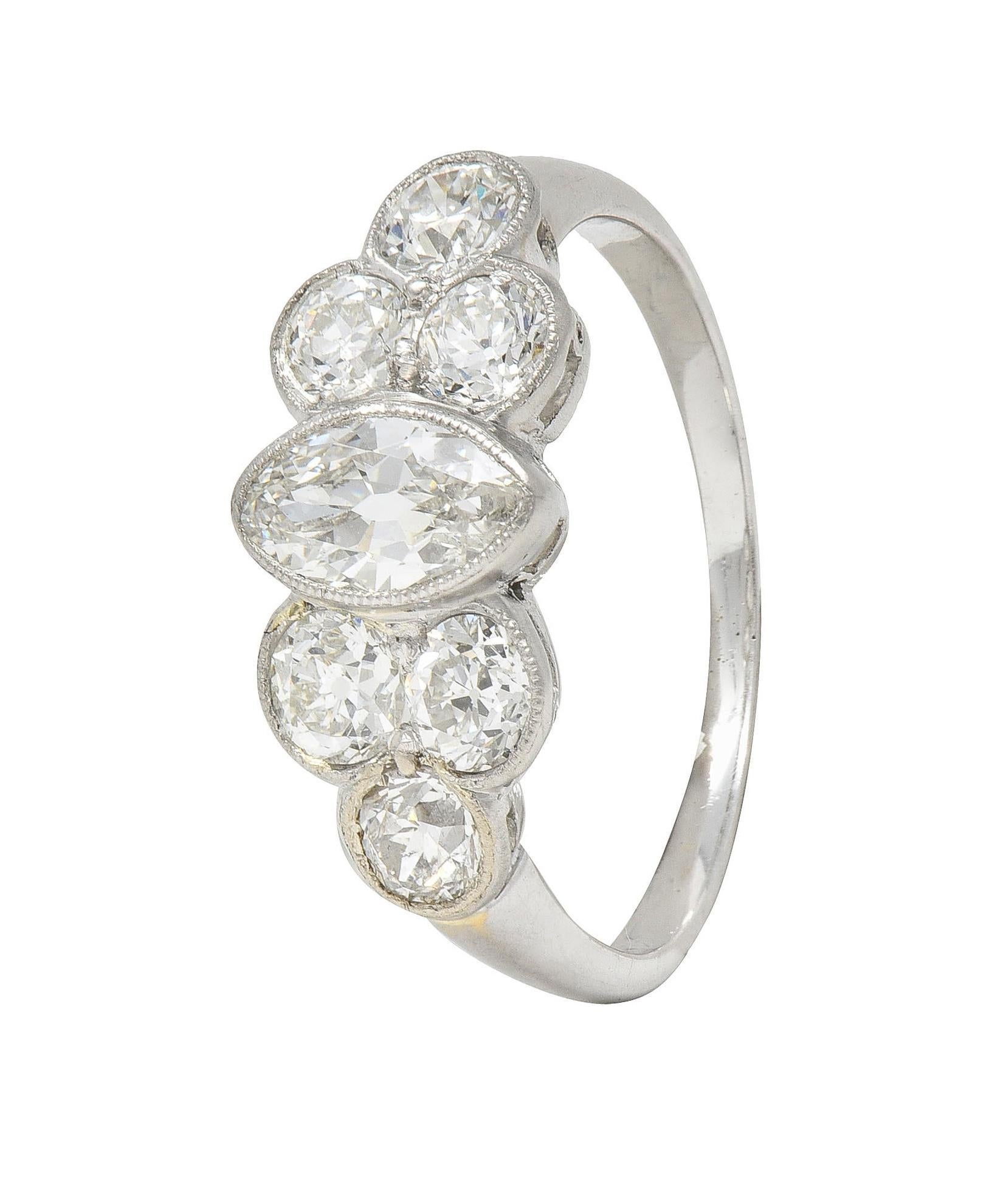 Mid-Century 1,50 CTW Marquise Diamant 14 Karat Weißgold Vintage Cluster-Ring im Angebot 3