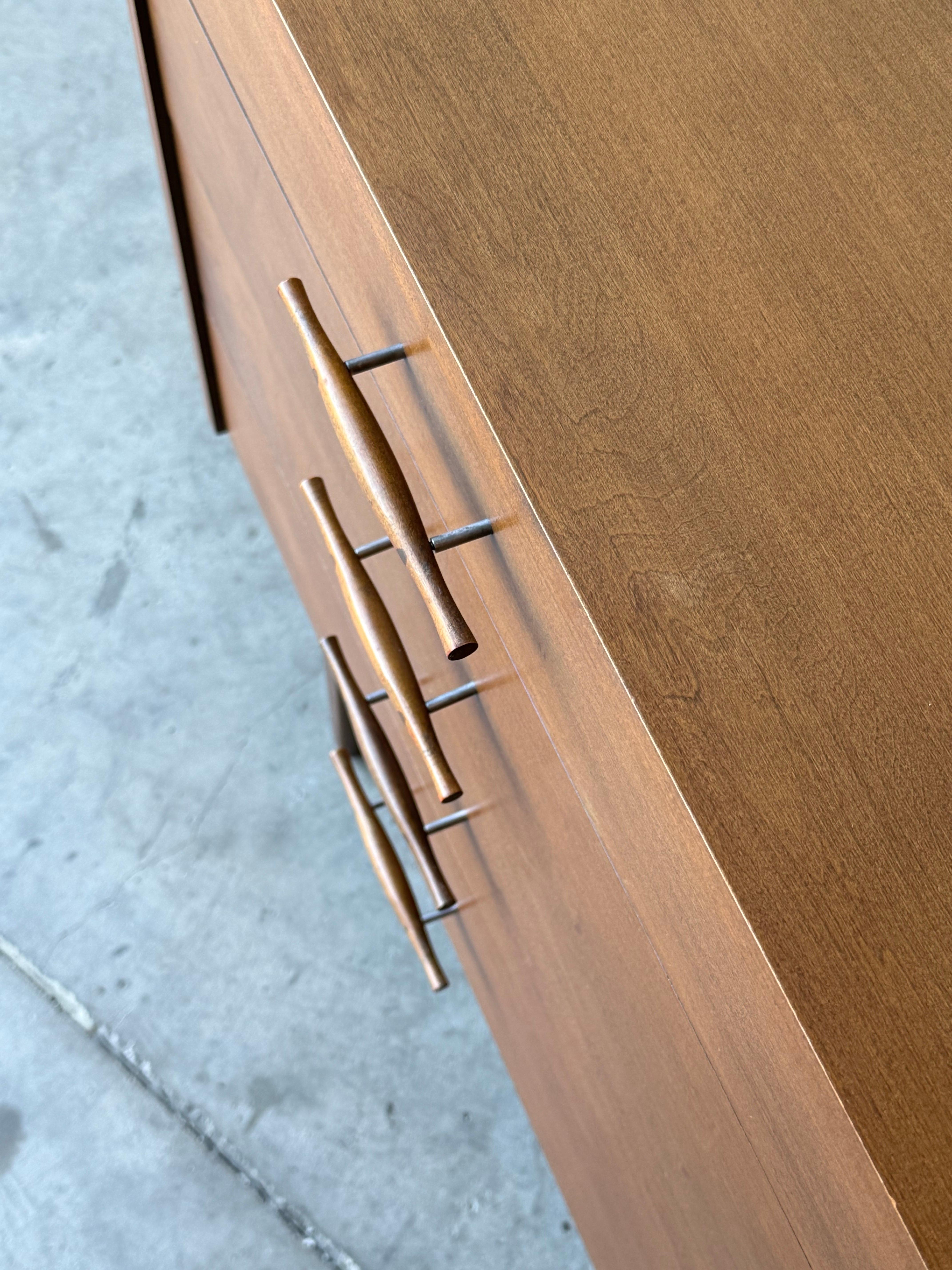 Commode 1507-S du milieu du siècle par Paul McCobb en vente 2