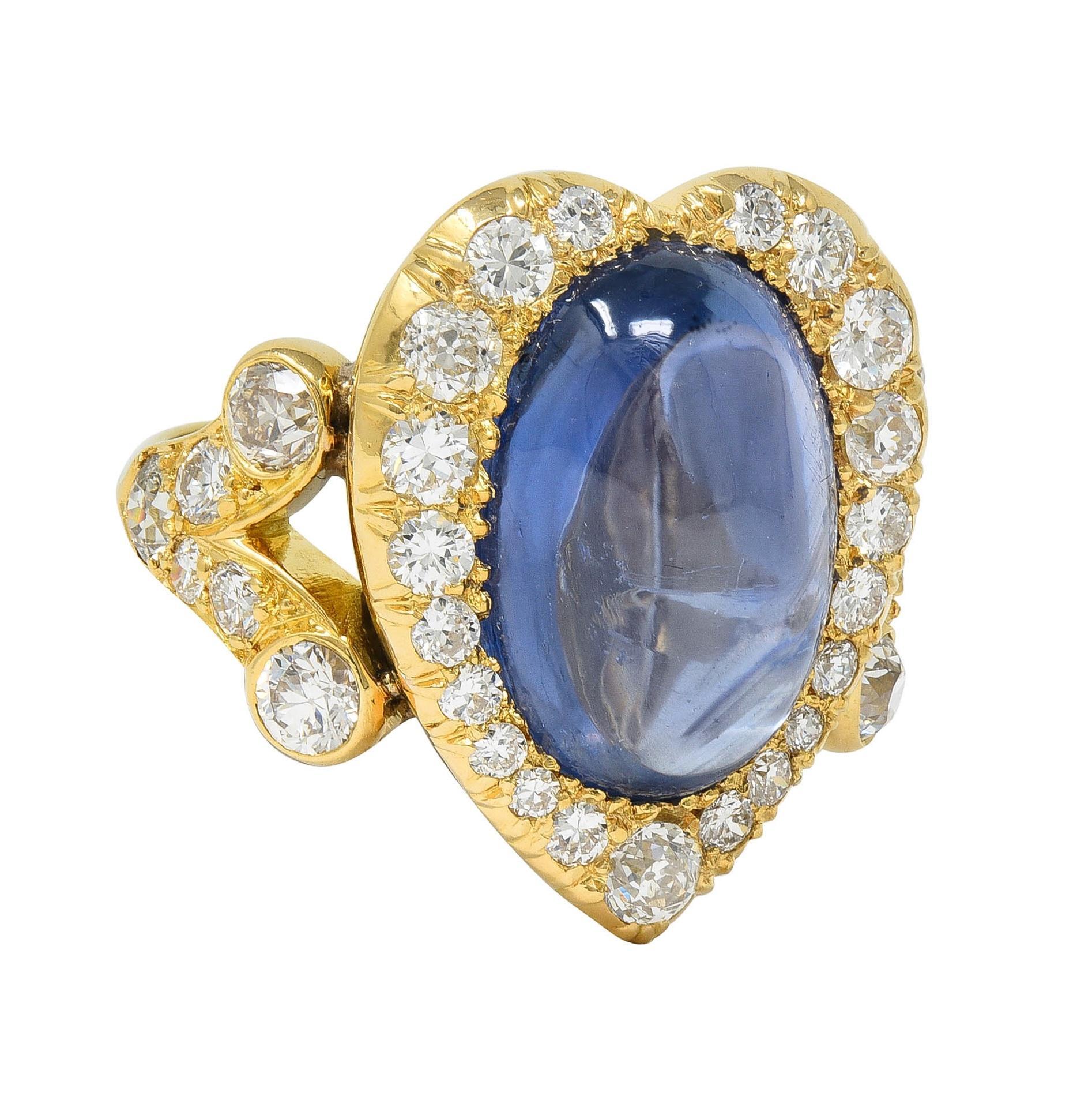 Taille cabochon Bague en or 14 carats avec saphir de Ceylan 15,35 carats et diamants, certifiée GIA, du milieu du siècle dernier en vente