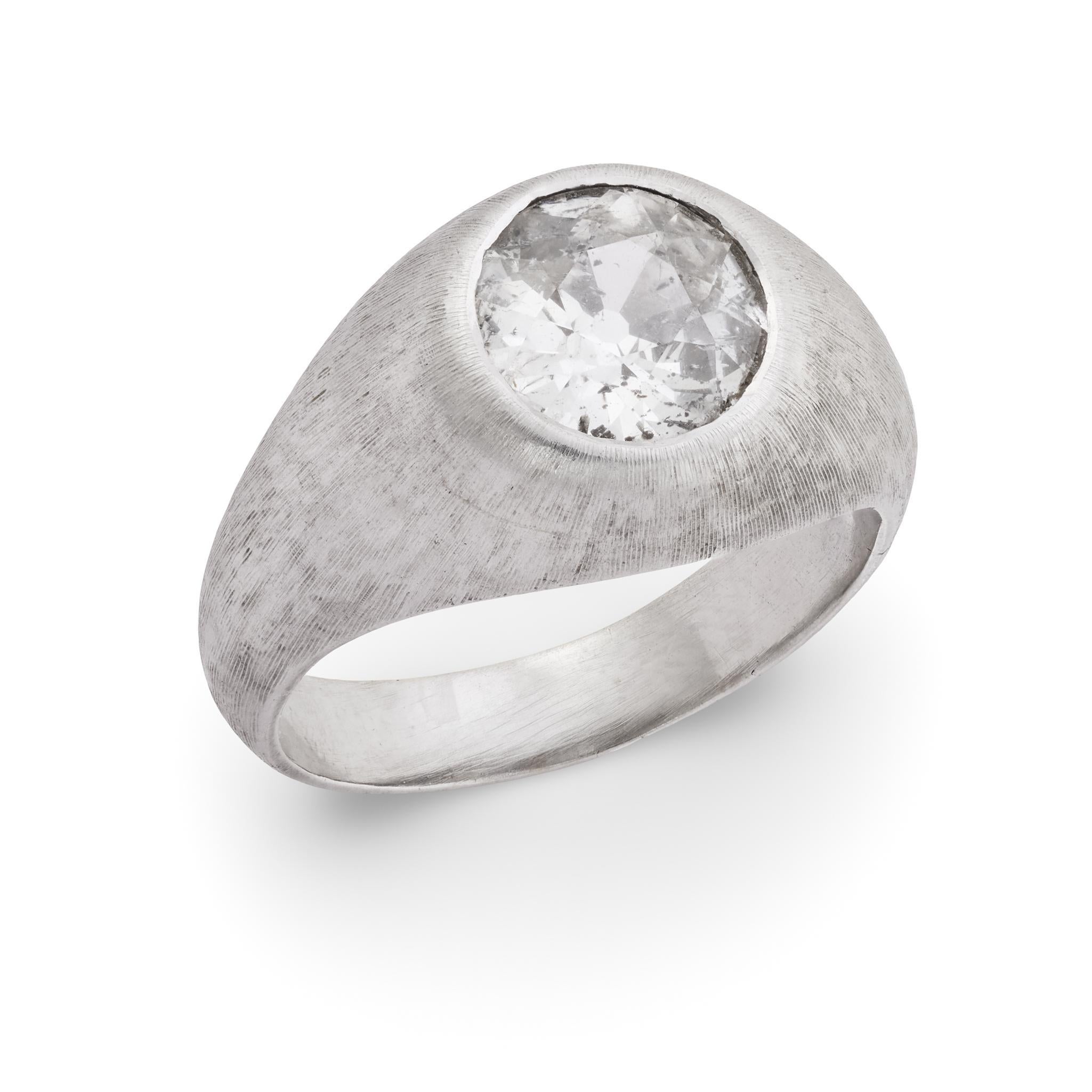 Anello con castone in oro bianco 18 carati di metà secolo con diamante taglio vecchio europeo da 1,55 carati in vendita 2