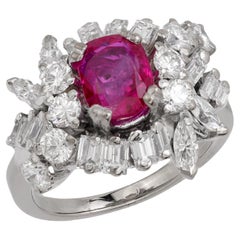 Mediados de siglo 1,56 quilates Birmania sin calor rubí diamante 18k oro blanco anillo de racimo