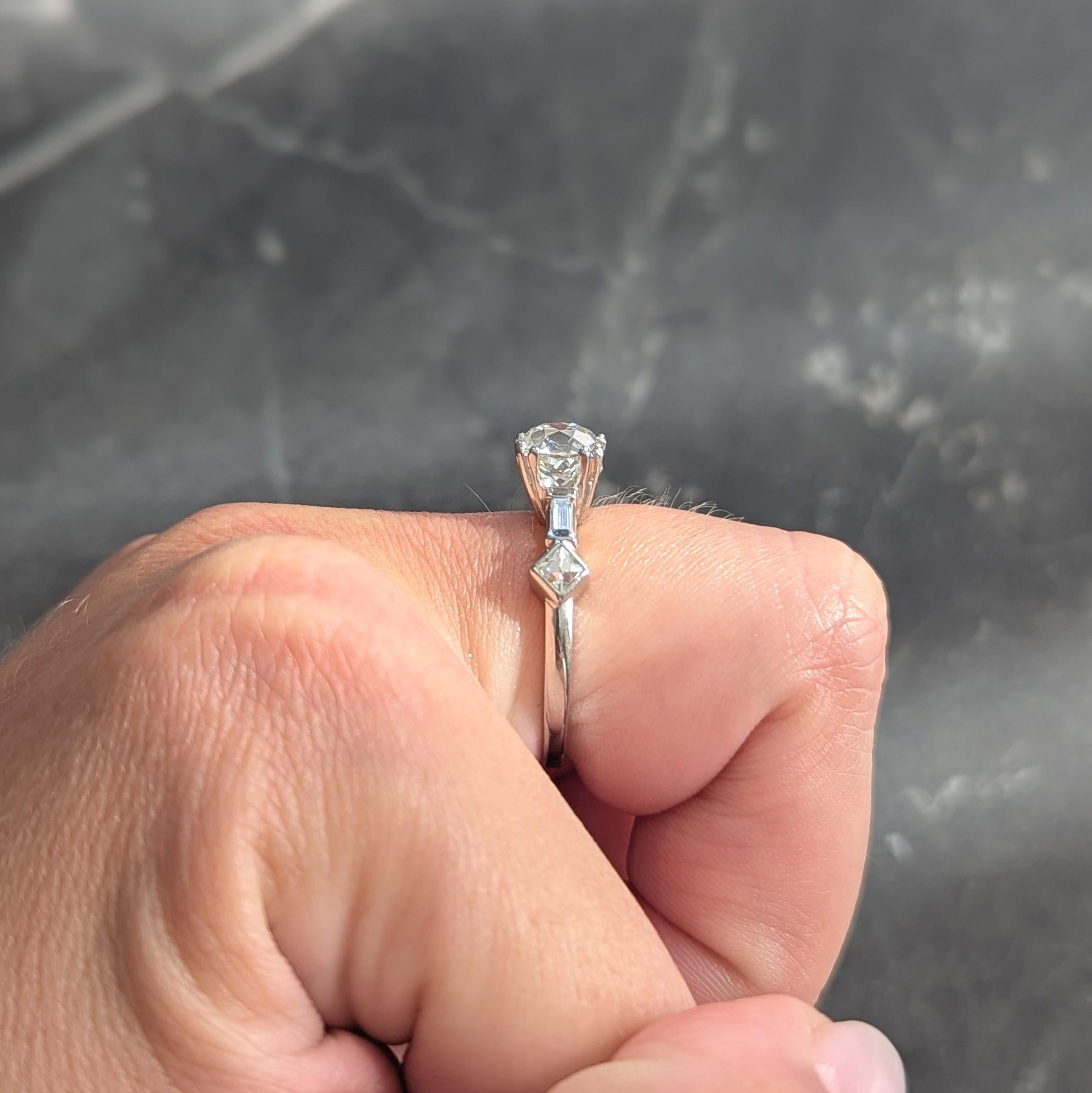 Anello di fidanzamento in platino con diamante Old Mine Cut 1,63 CTW di metà secolo, GIA in vendita 7