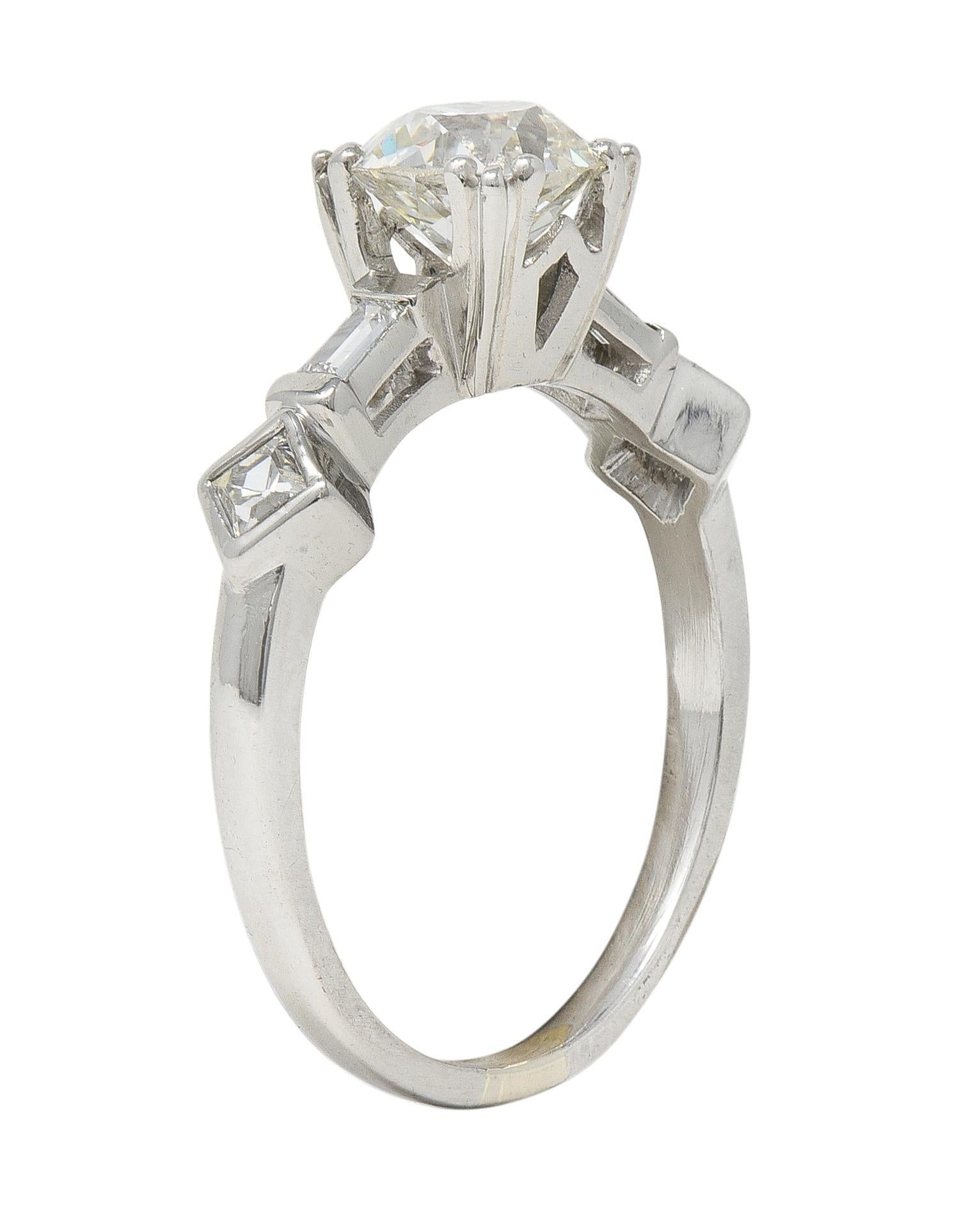 Moderno Anello di fidanzamento in platino con diamante Old Mine Cut 1,63 CTW di metà secolo, GIA in vendita