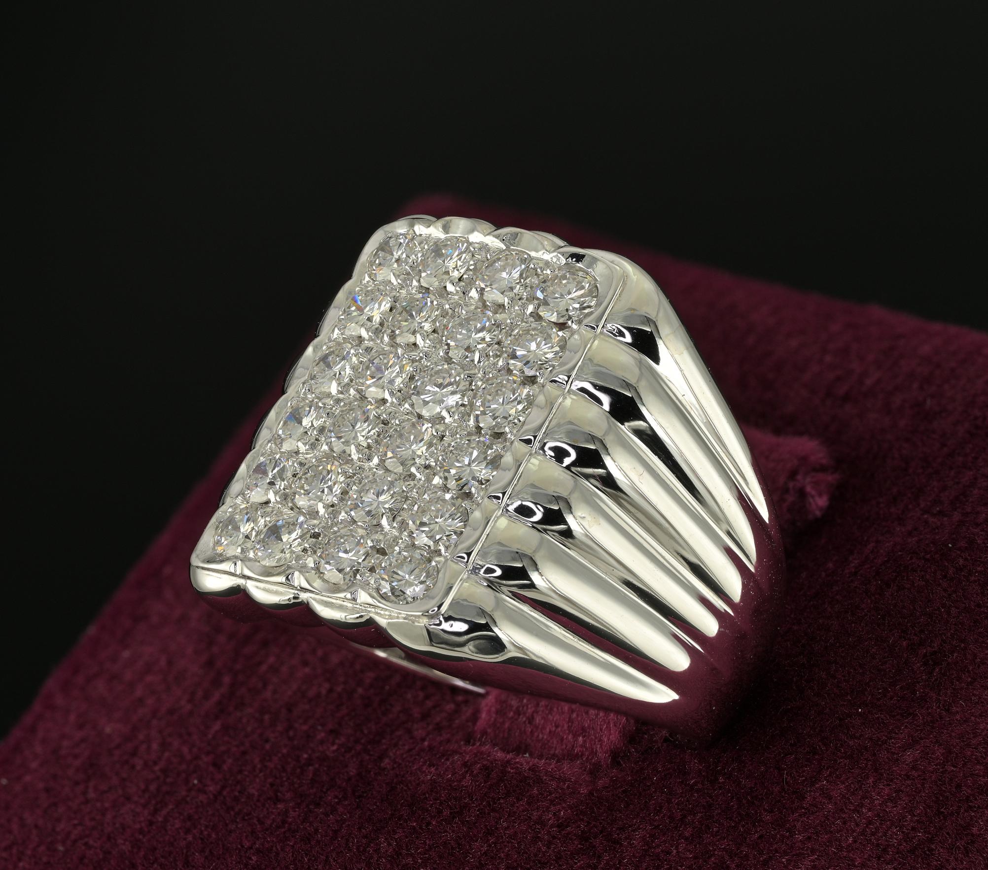 Men's Mid century 1.65 CT G VVS Diamond 18 Kt Unisex Ring For Sale