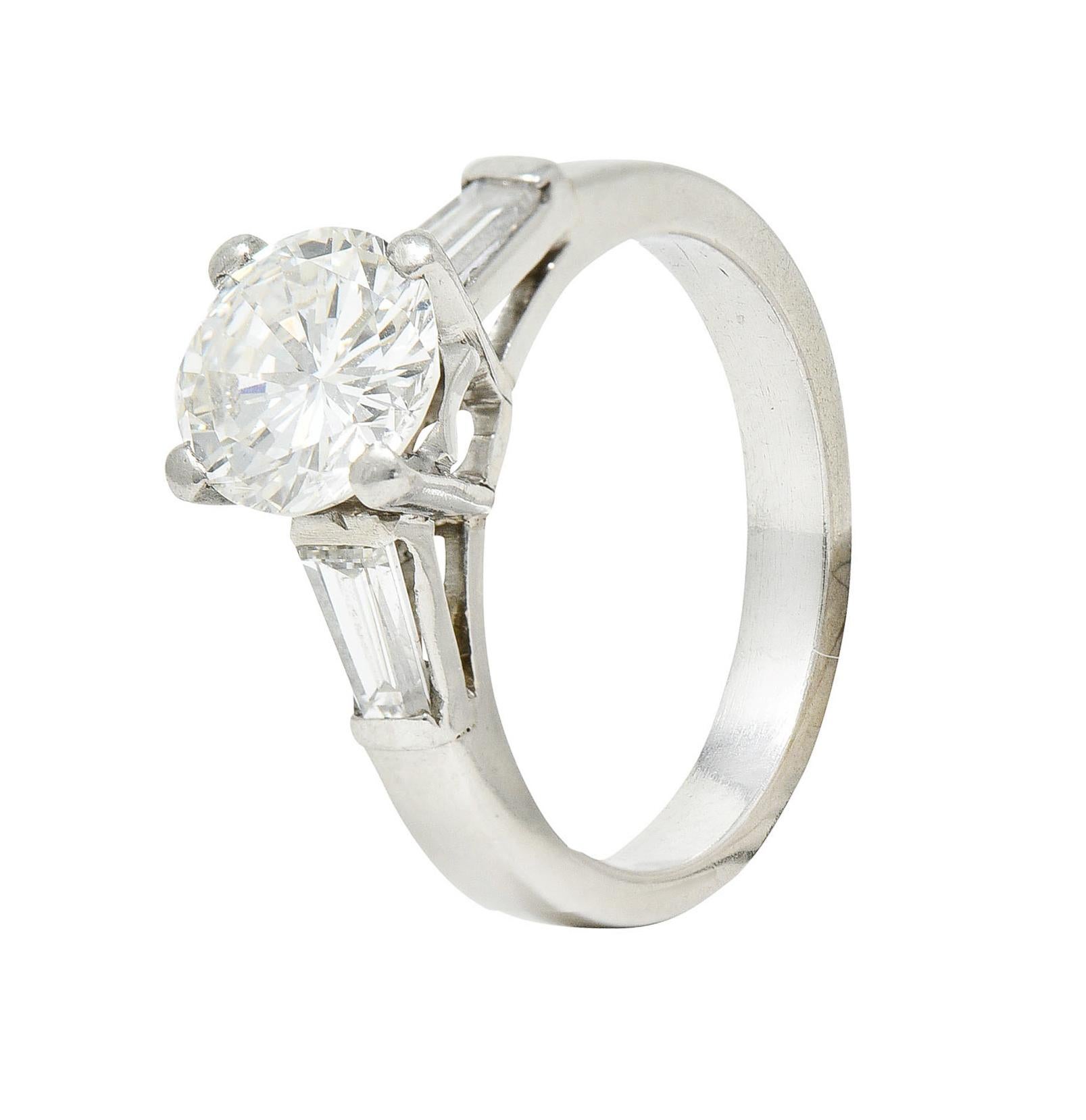Verlobungsring aus Platin mit 1,66 Karat Diamant in der Mitte des Jahrhunderts 4