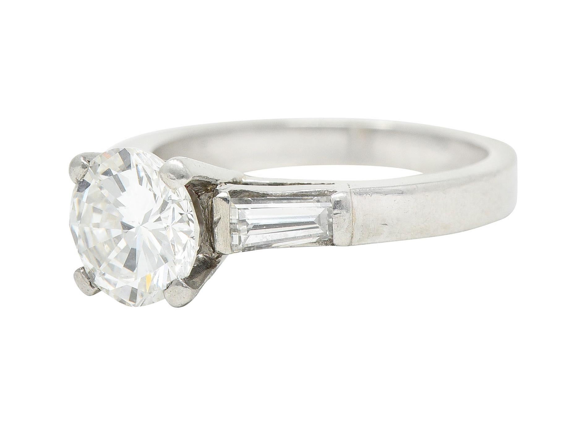 Verlobungsring aus Platin mit 1,66 Karat Diamant in der Mitte des Jahrhunderts für Damen oder Herren
