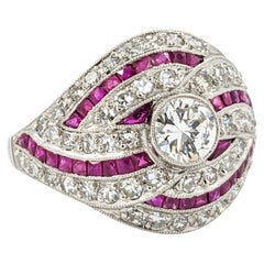 Anillo de Platino con Diamantes y Rubí de talla europea de 1,67 quilates de mediados de siglo
