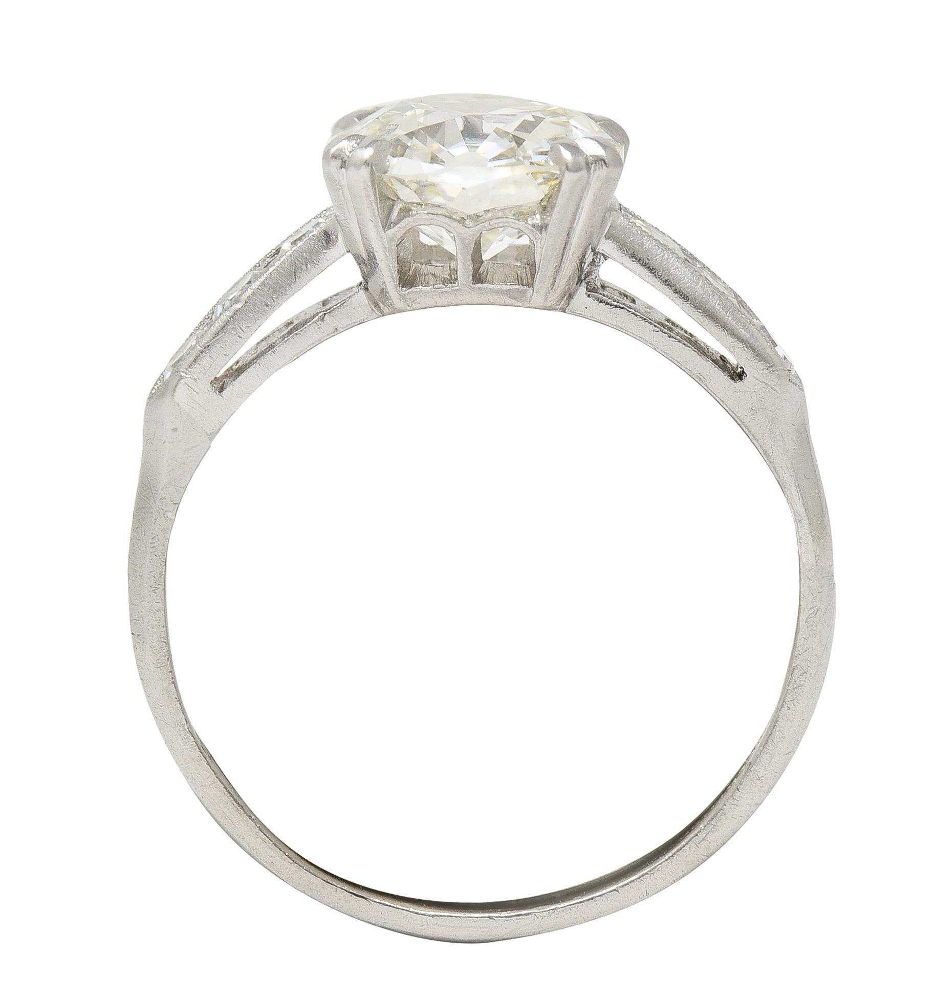 Anello di fidanzamento vintage in platino con diamante Old Mine Cut 1,71 CTW di metà secolo, GIA in vendita 4