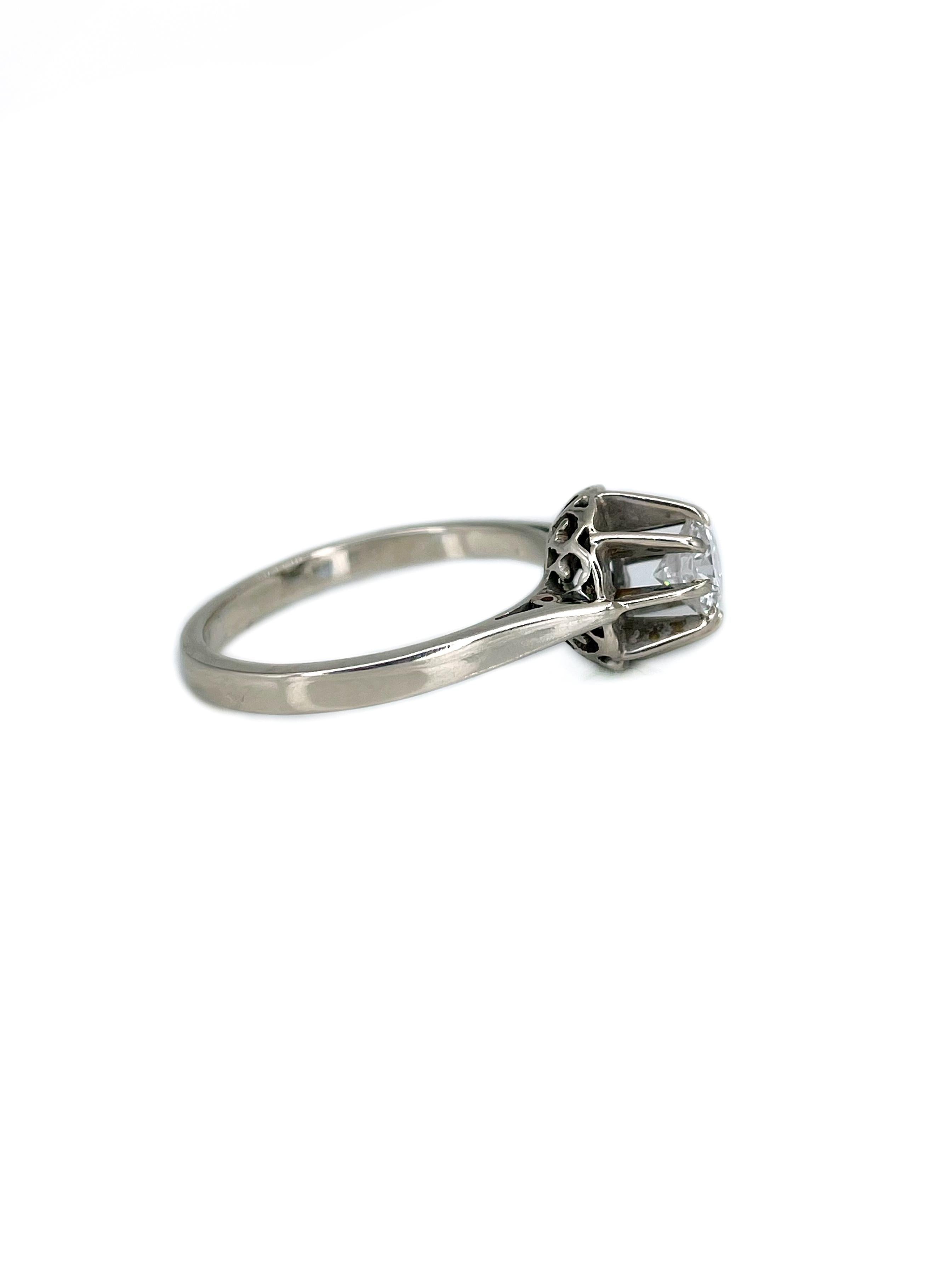 Mid Century 18 Karat Gold 0.46 Carat SI1 Diamond Solitaire Engagement Ring In Good Condition For Sale In Vilnius, Vilniaus apskr.