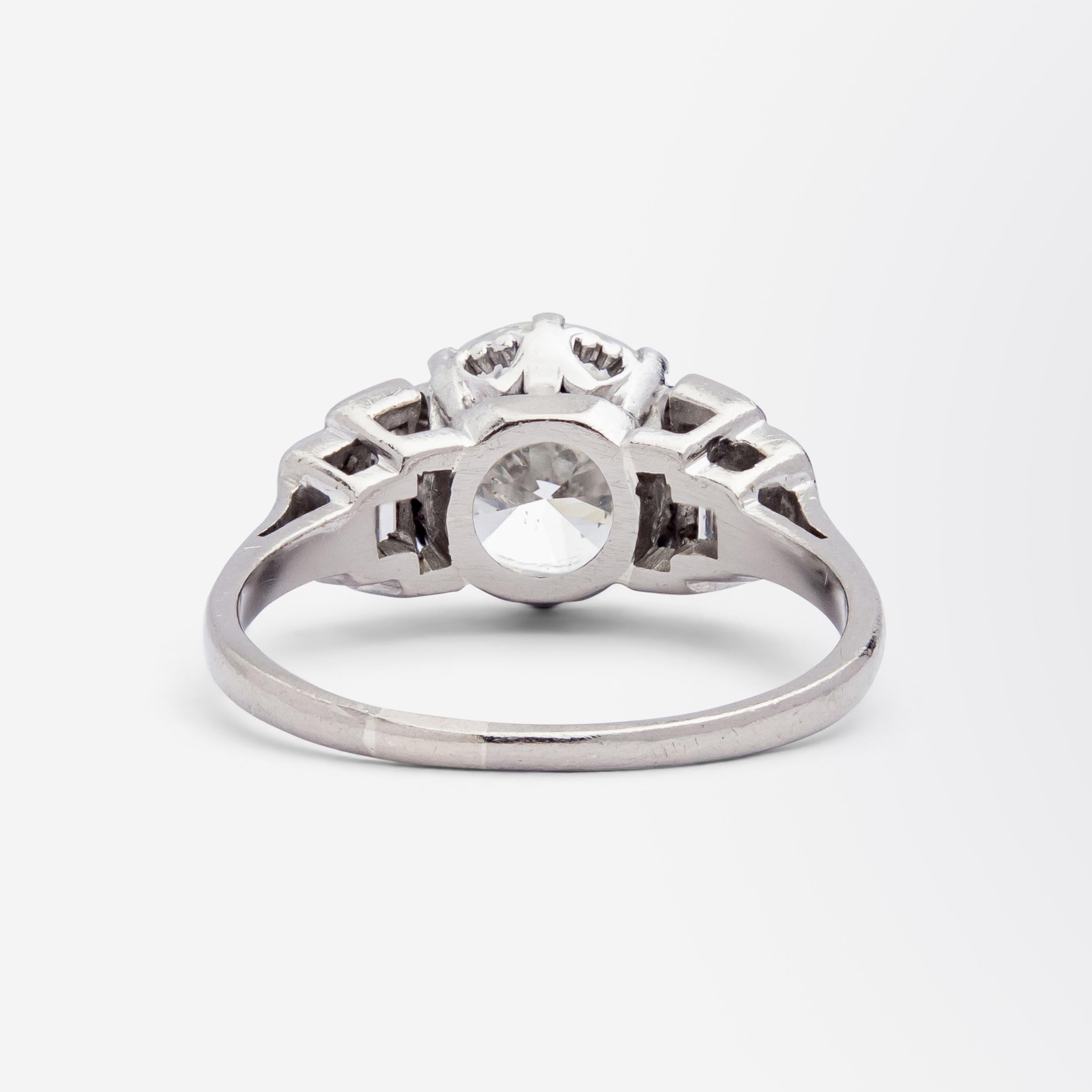 Mid Century 18 Karat White Gold & Diamond Ring In Good Condition For Sale In Brisbane City, QLD