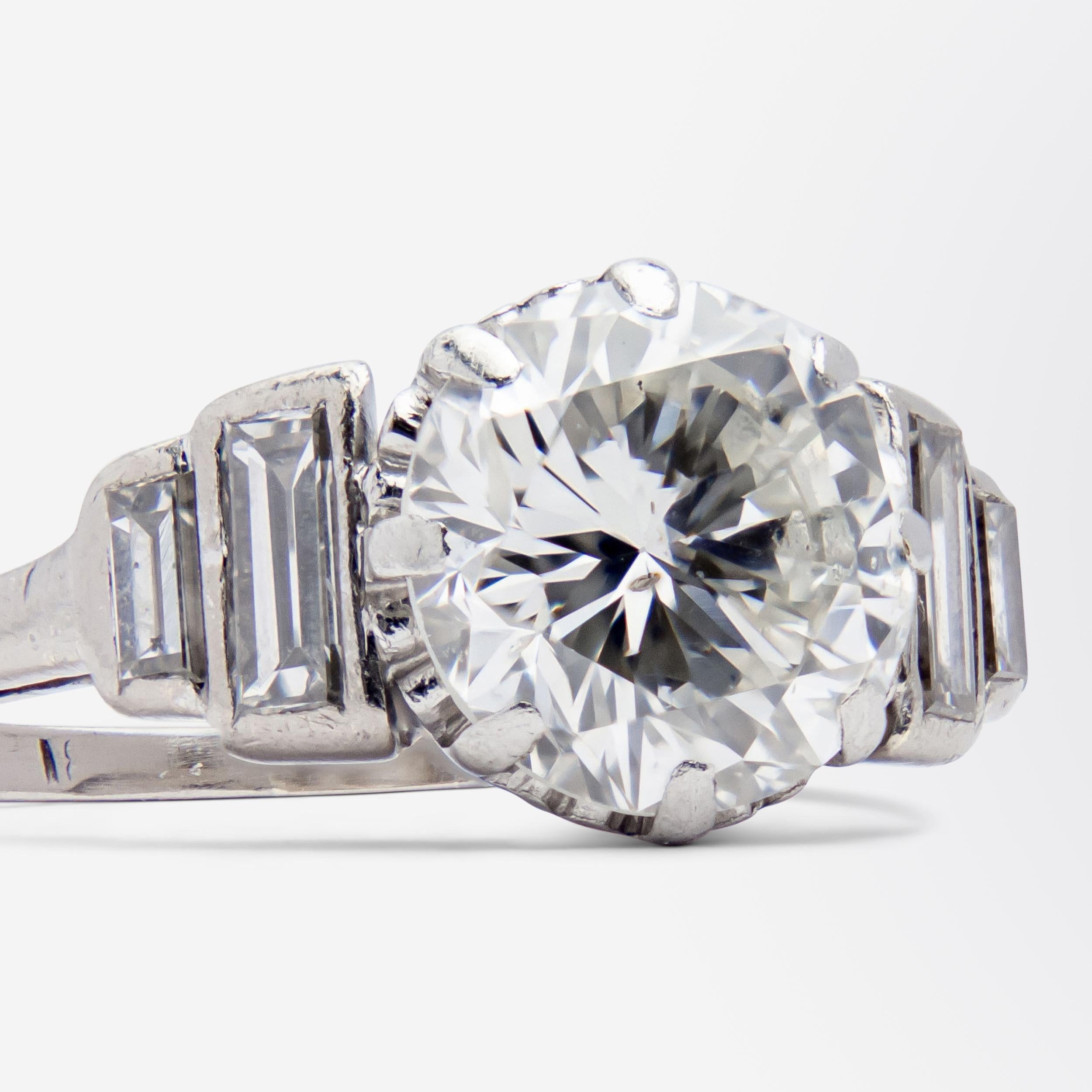 Women's or Men's Mid Century 18 Karat White Gold & Diamond Ring For Sale