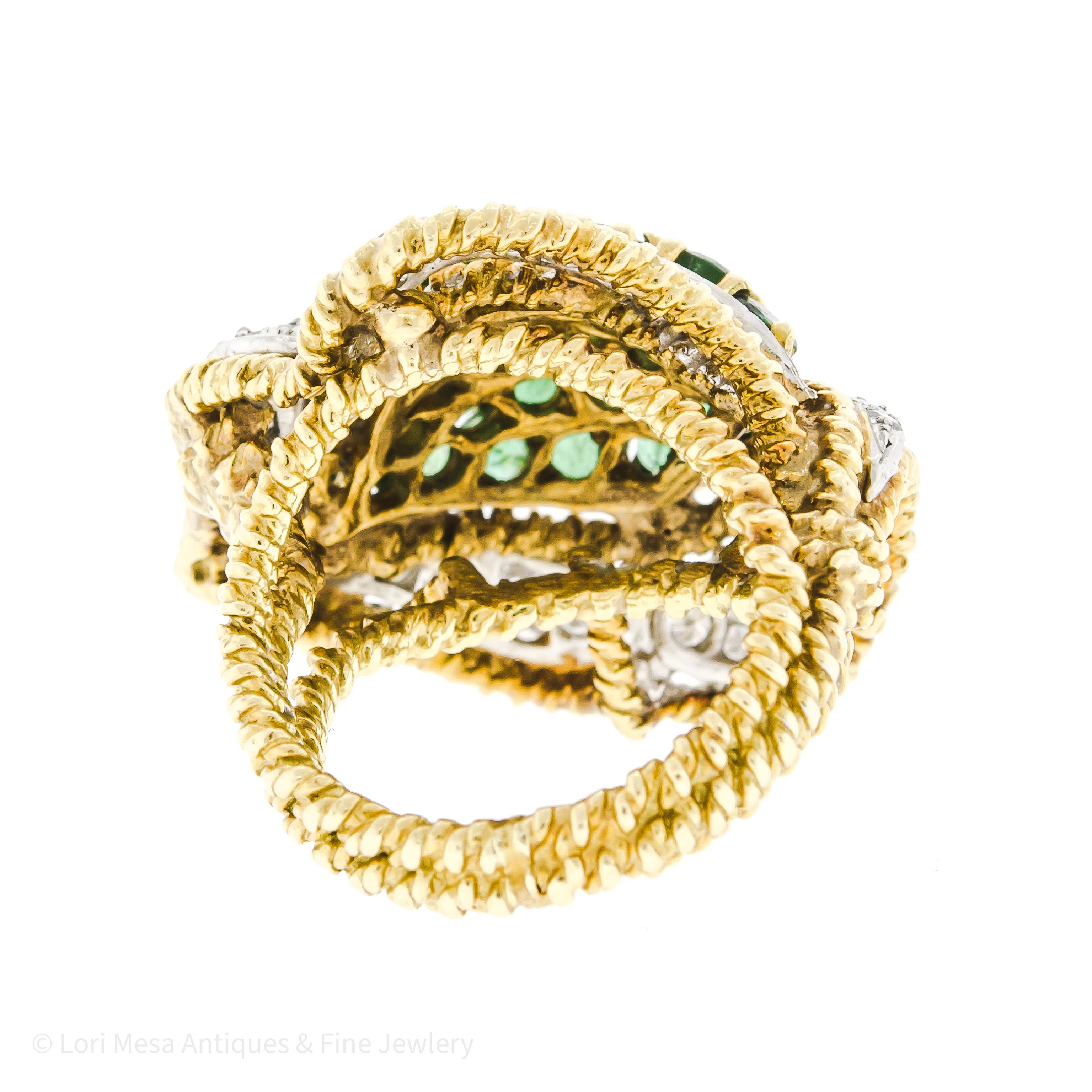 Mid-Century 18-Karat Yellow Gold Emerald Diamond Ring In Good Condition For Sale In Wheaton, IL
