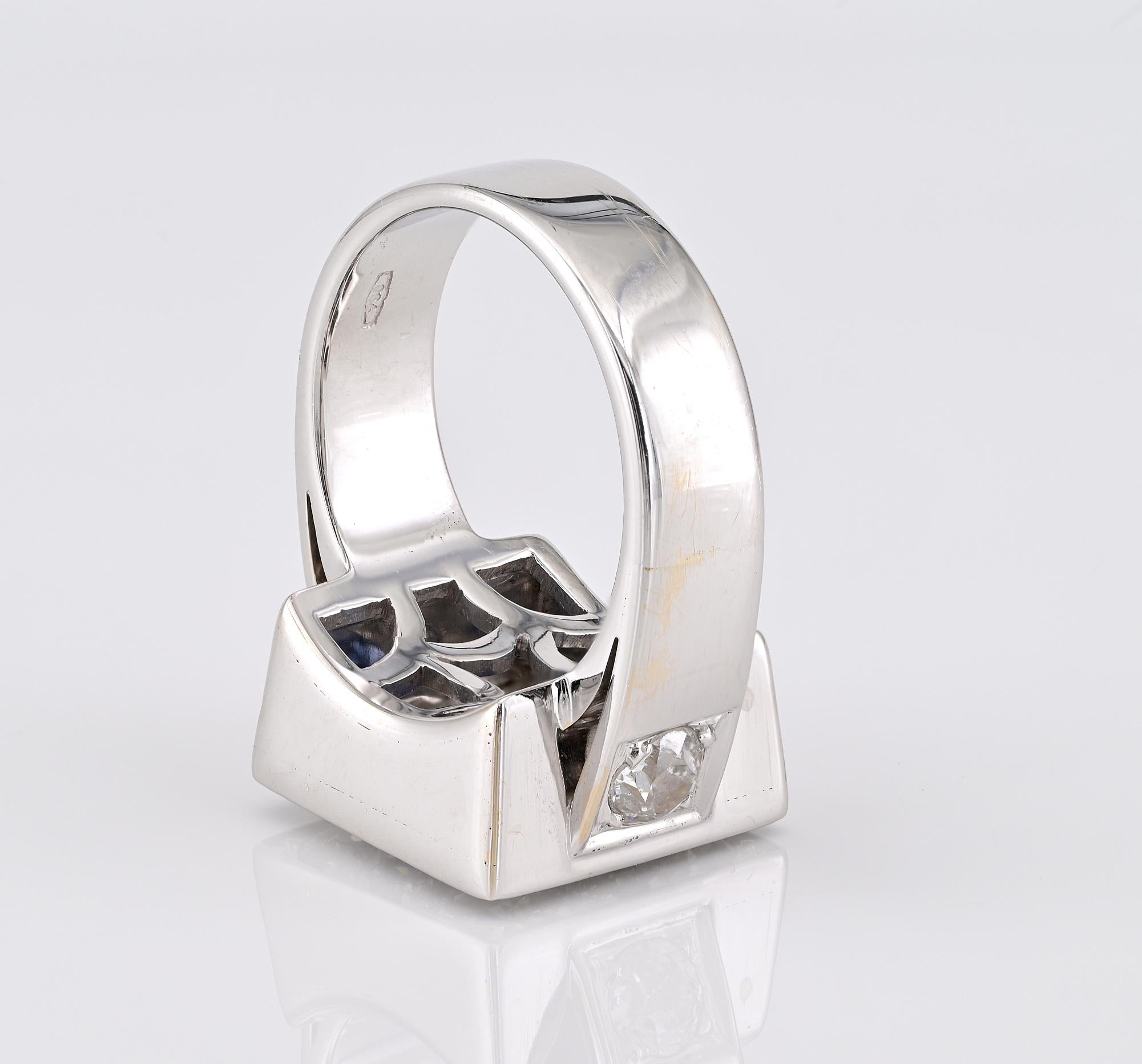 Mid-Century 1.80 Ct Natural Ceylon Sapphire 1.90 Ct Diamond 18 Kt Ring For Sale 2
