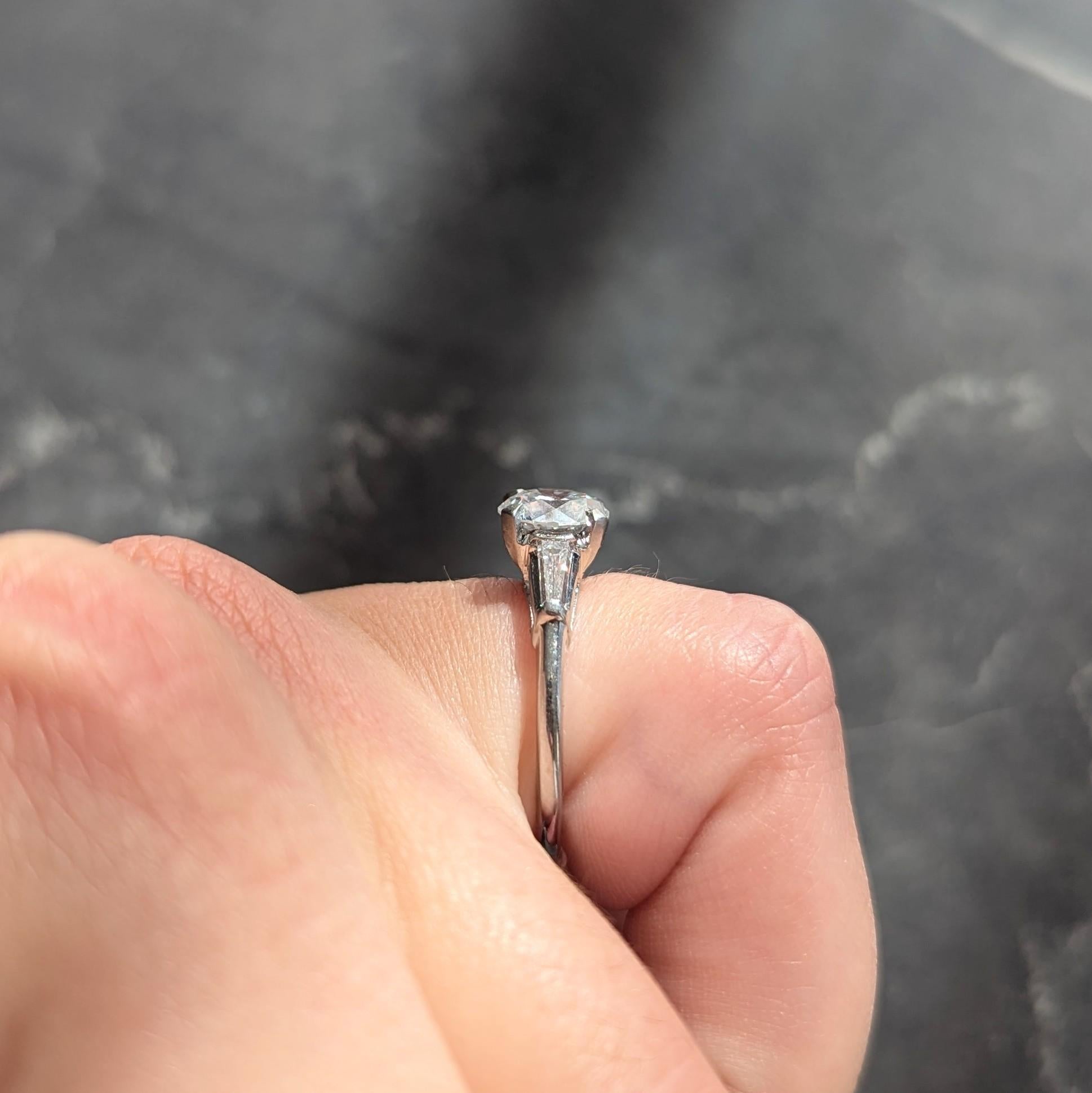 Anello di fidanzamento a tre pietre vintage con diamante di metà secolo da 1.80 CTW in platino GIA in vendita 6