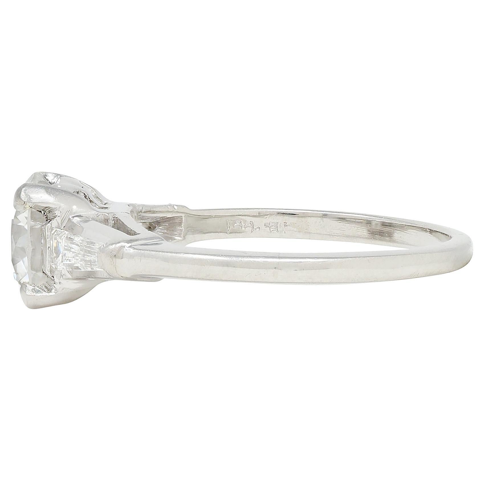 Donna Anello di fidanzamento a tre pietre vintage con diamante di metà secolo da 1.80 CTW in platino GIA in vendita