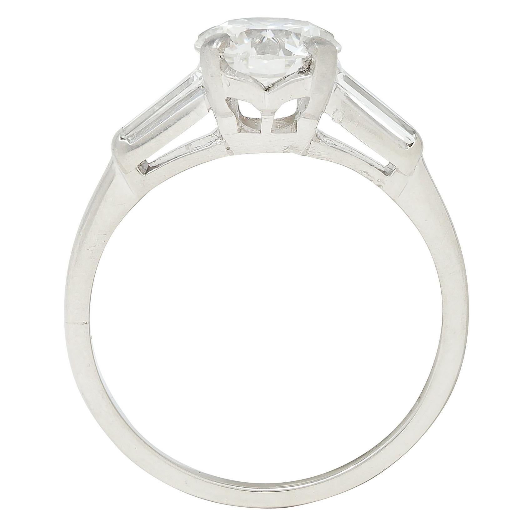 Anello di fidanzamento a tre pietre vintage con diamante di metà secolo da 1.80 CTW in platino GIA in vendita 2