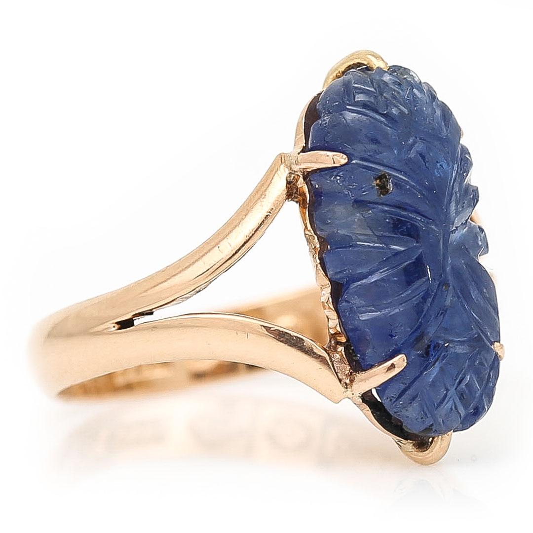 Mid Century 18ct Rose Gold Swedish Carved Sapphire Ring, Circa 1958 In Good Condition In Lancashire, Oldham