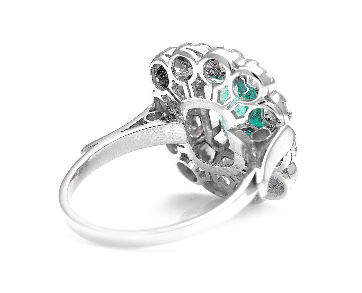 Midcentury, 18 Carat White Gold, Colombian Emerald and Diamond Cluster Ring In Excellent Condition In Rochford, Essex