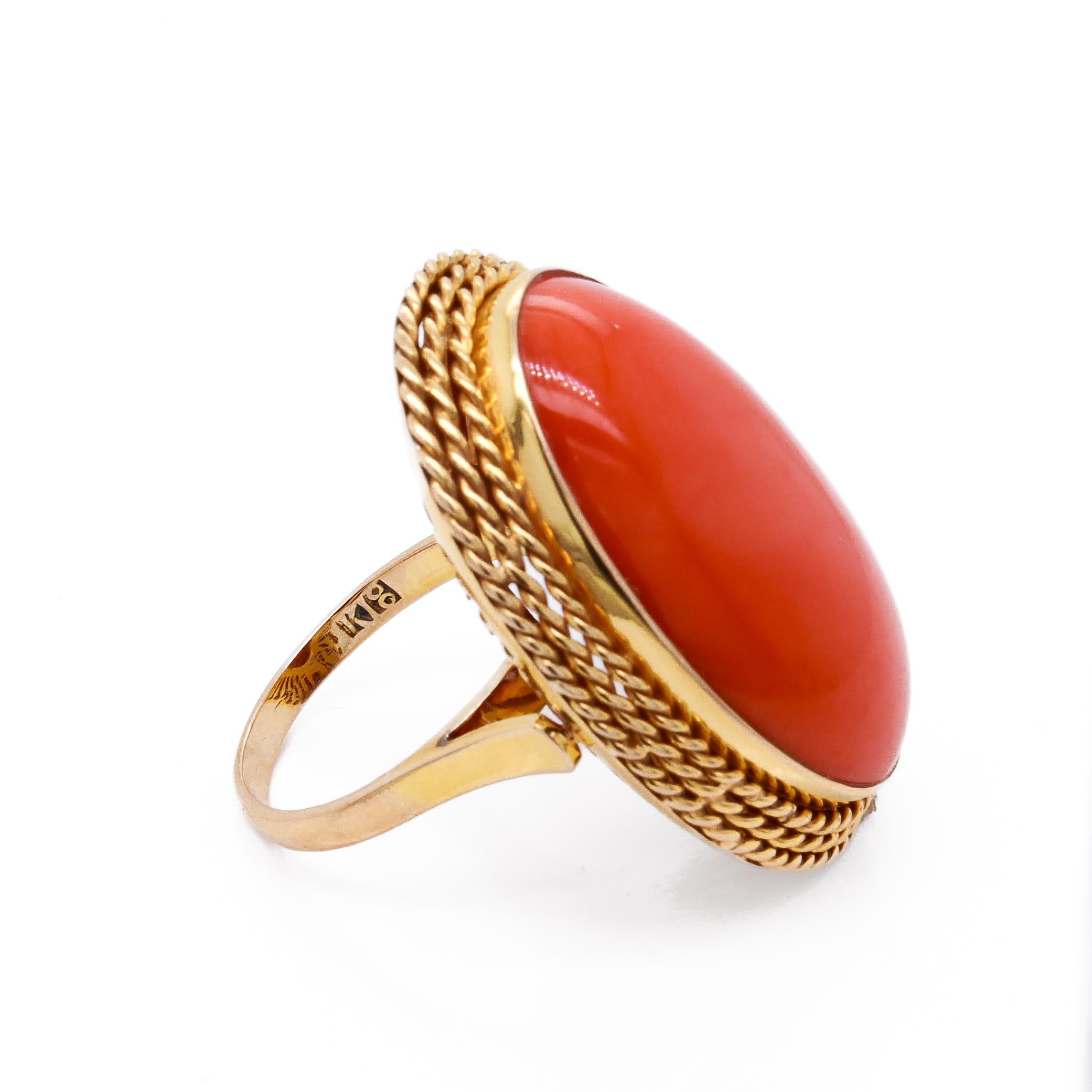 Mid-Century 18K Gold & 24.5 Ct Japanese Red Orange Coral Cabochon Cocktail Ring For Sale 4