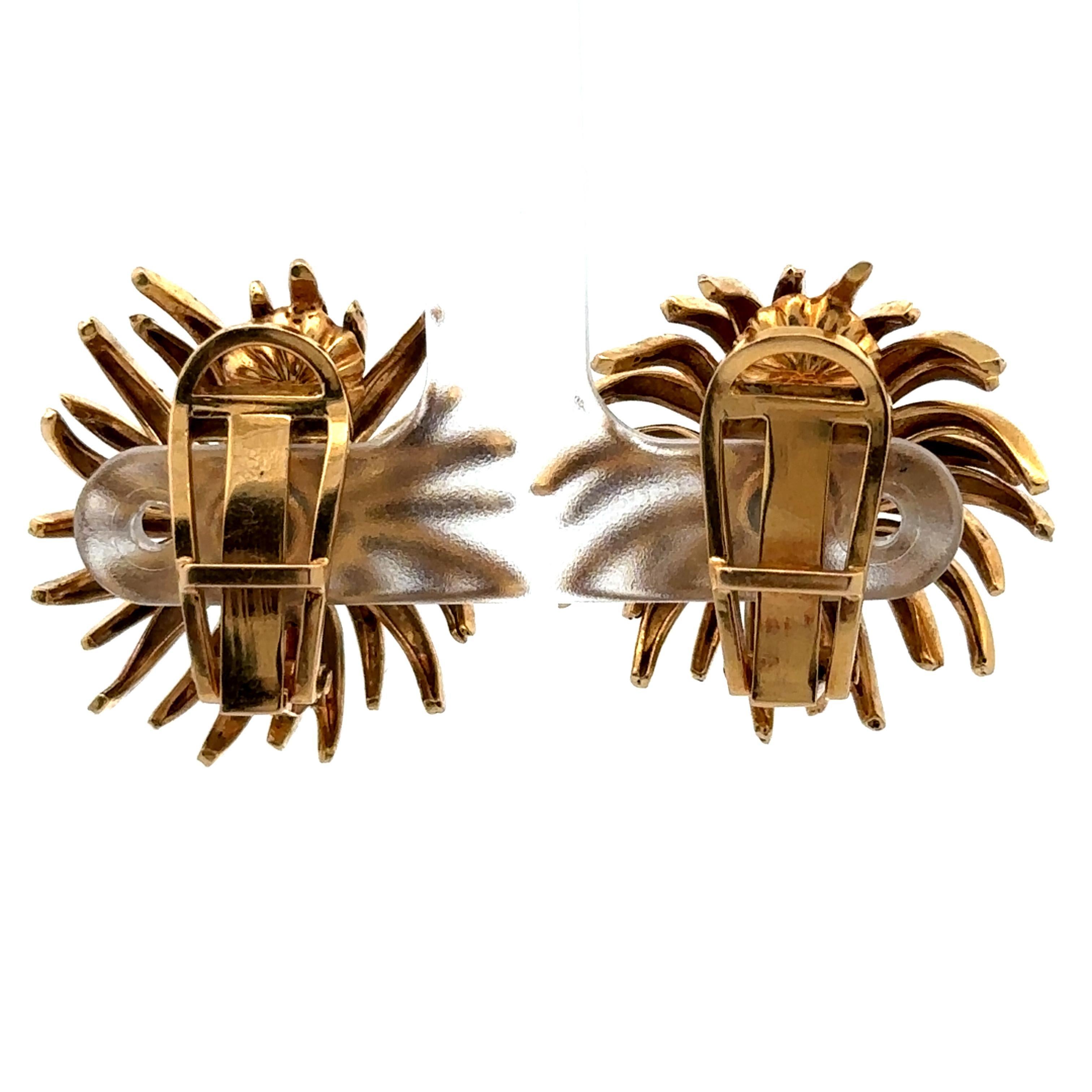 Women's Mid-century 18k Gold Clip-on Earrings and Brooch with 2.05 Cts in Diamonds