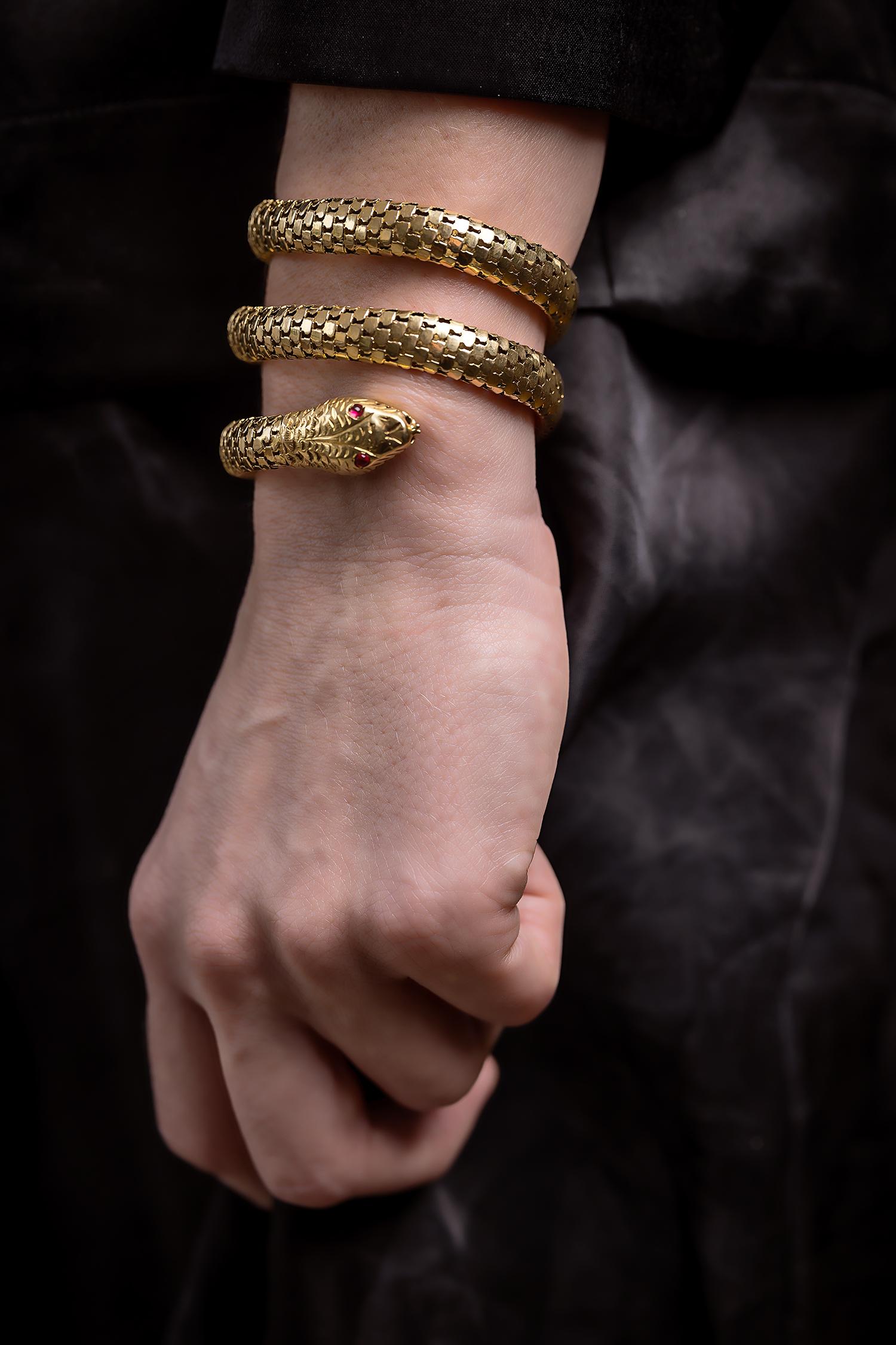 1950s yellow gold Italian Snake Bracelet 4