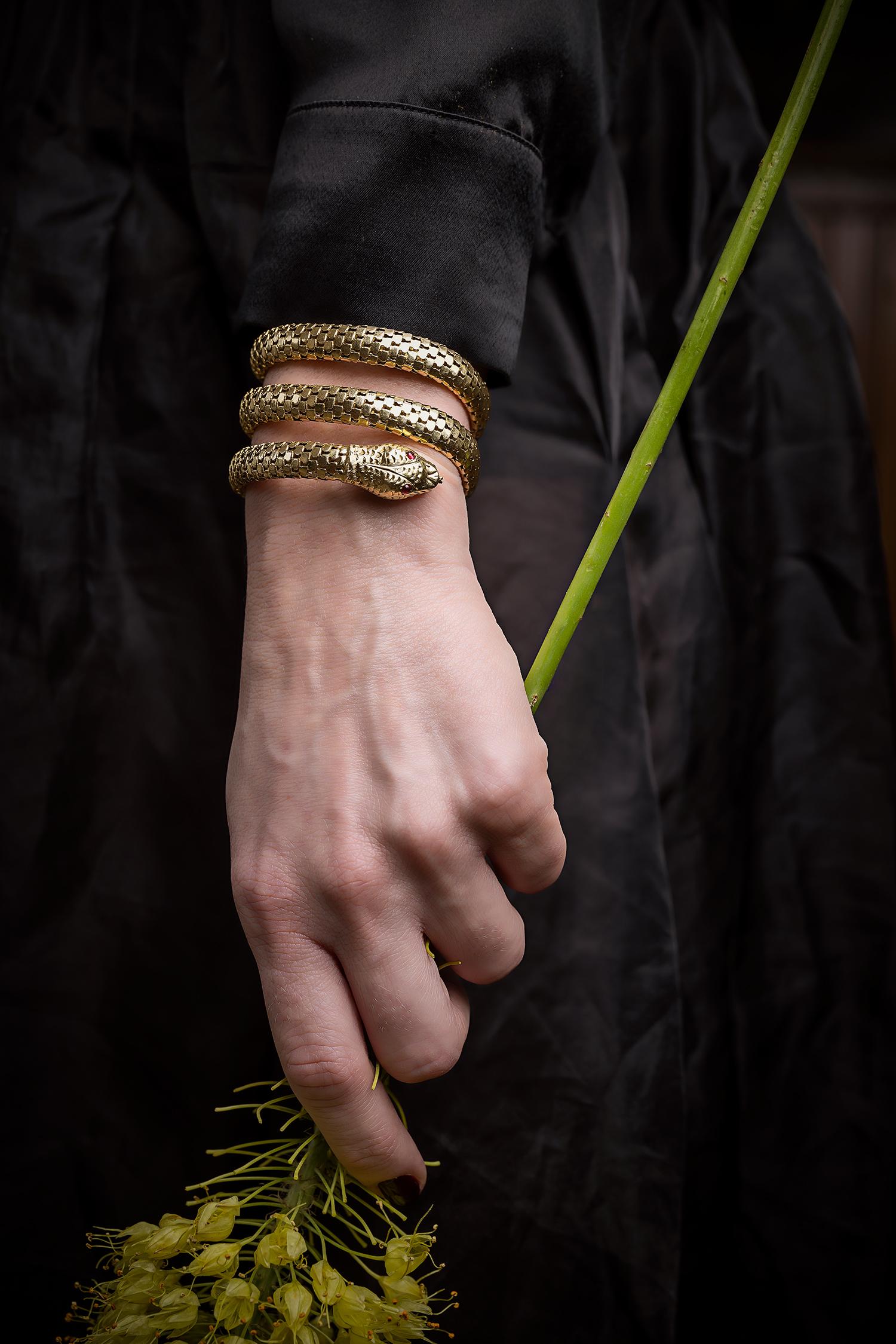1950s yellow gold Italian Snake Bracelet 5