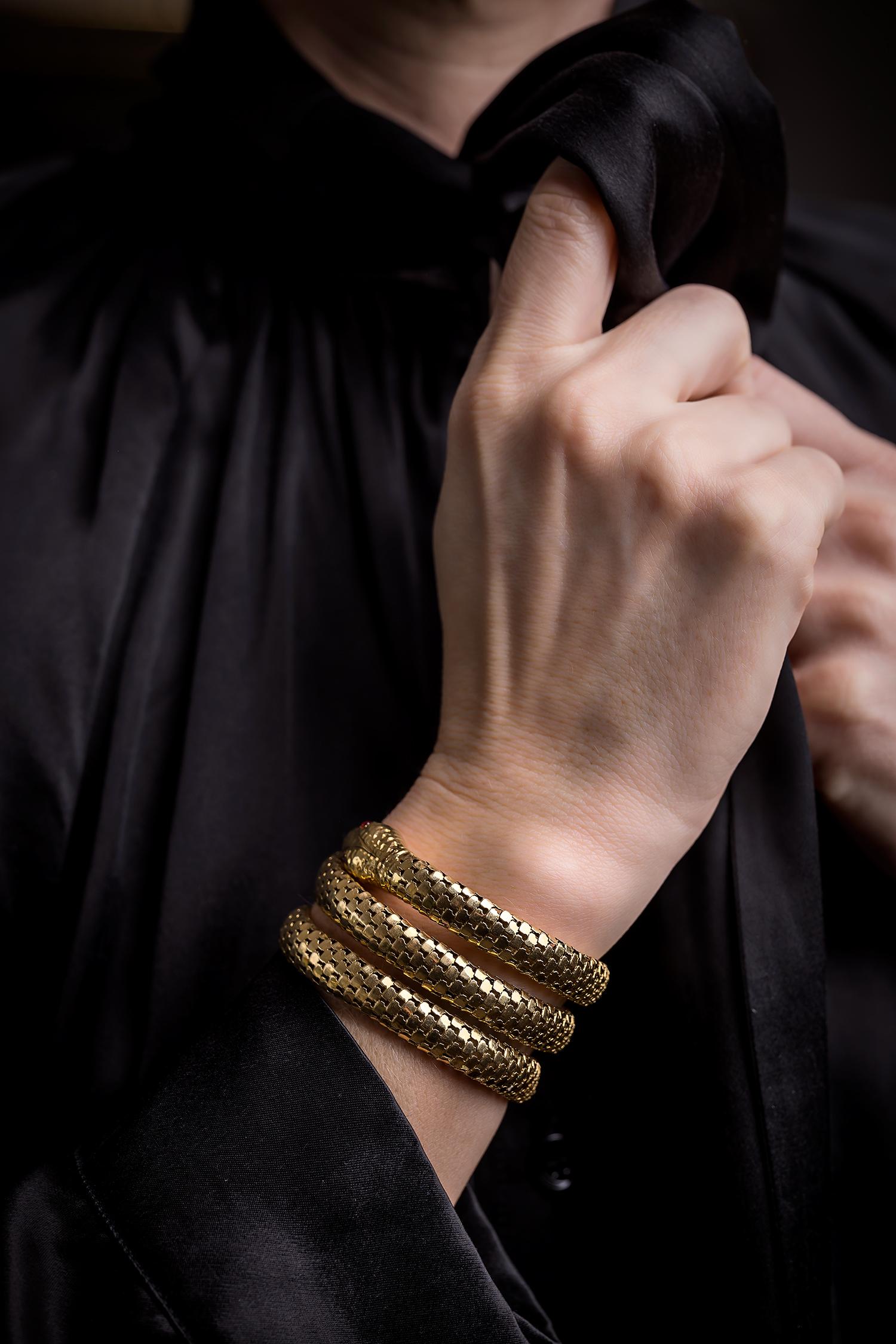 1950s yellow gold Italian Snake Bracelet 1