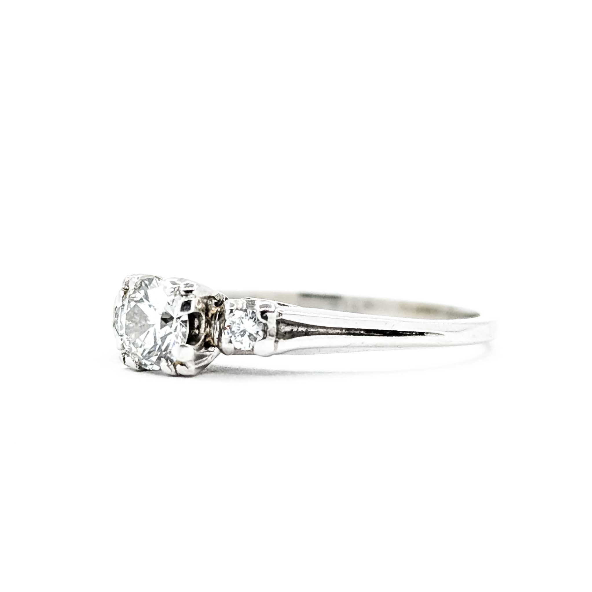 Contemporaneo Anello Mid-Century in oro bianco 18k con 3 pietre di diamanti in vendita