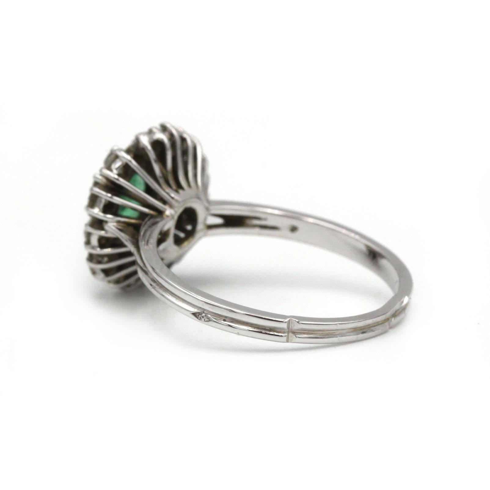 Emerald Cut Mid-Century 18K White Gold Emerald & Diamond Daisy Cluster Ring For Sale