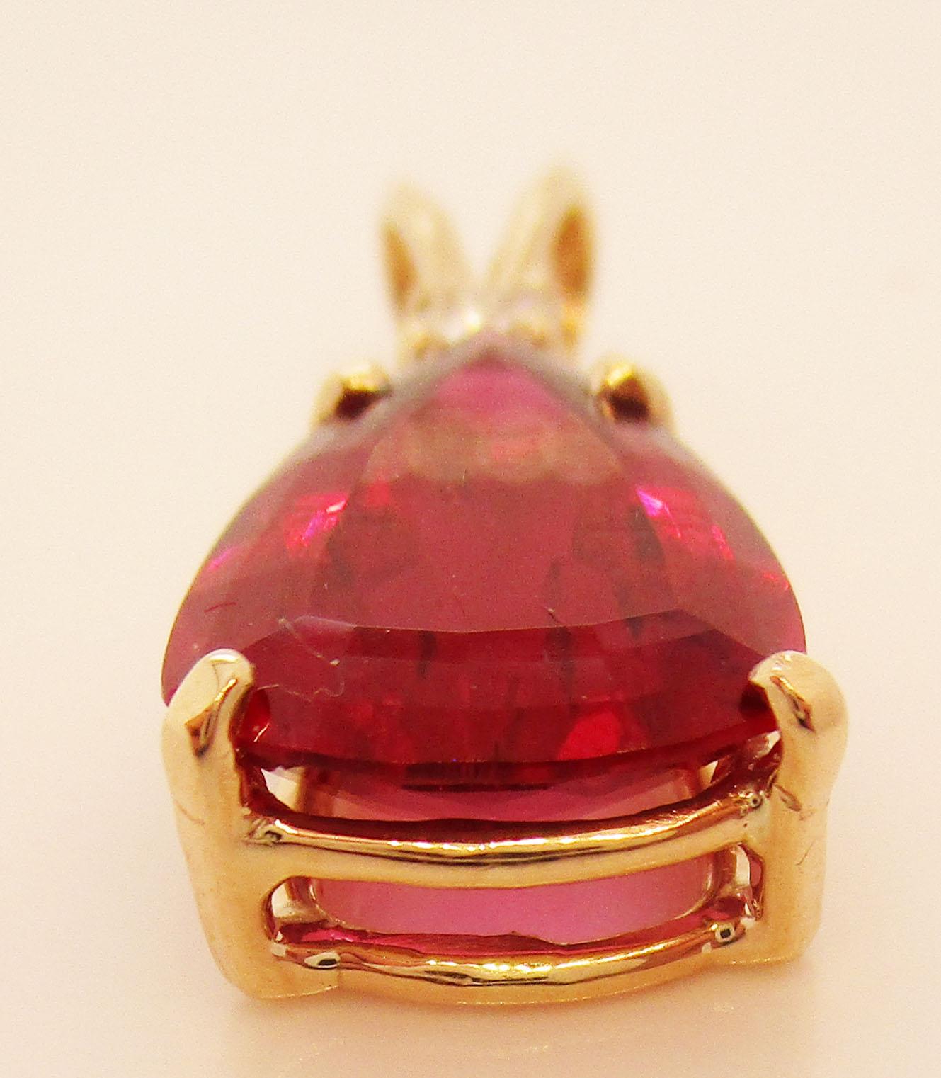 Midcentury 18 Karat Yellow Gold Rubellite Diamond Pendant with AGL Report In Excellent Condition In Lexington, KY