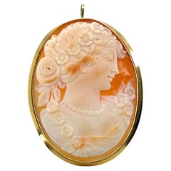 Mid Century 18K Yellow Gold Shell Cameo Brooch/Pendant 1960s