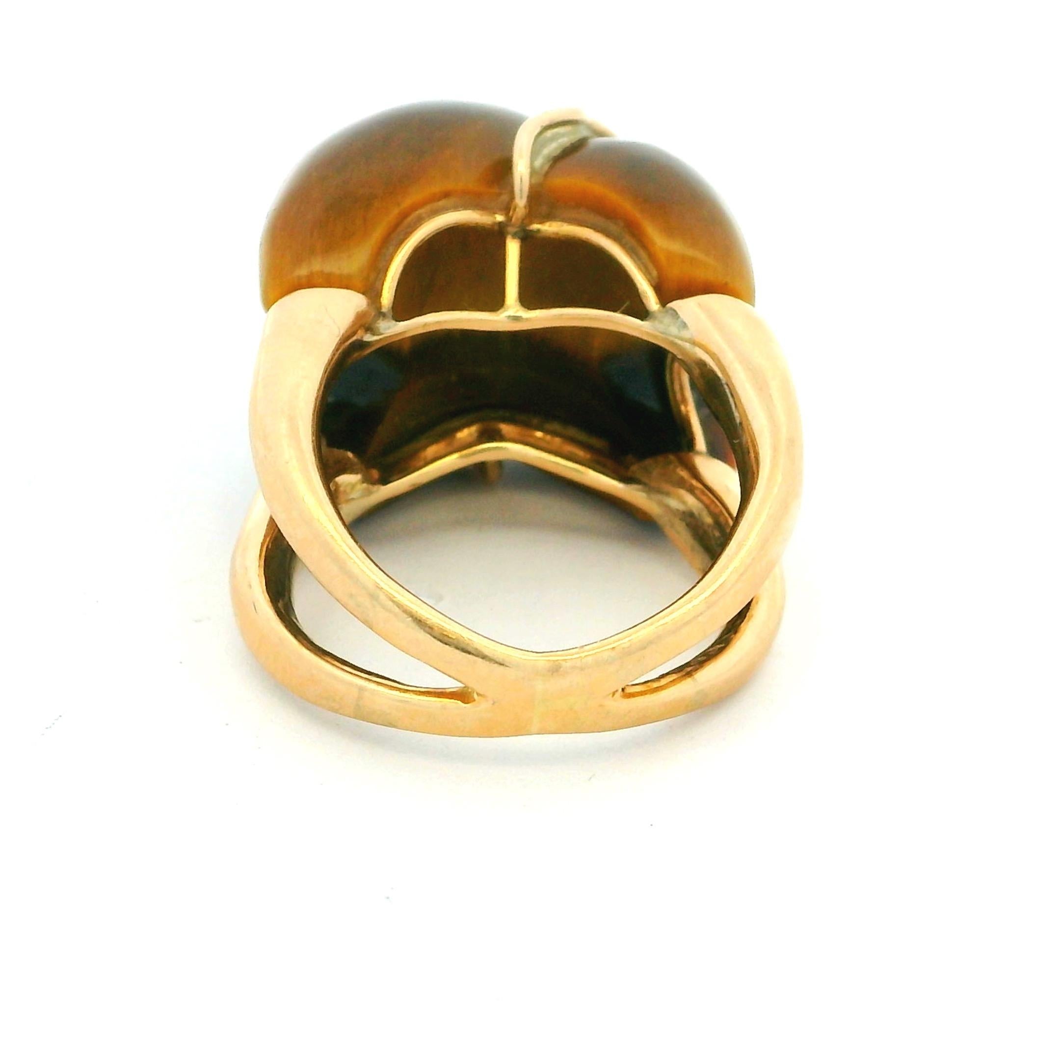 Anello Mid-Century in oro giallo 18 carati con occhio di tigre e diamanti Sugarloaf in vendita 4
