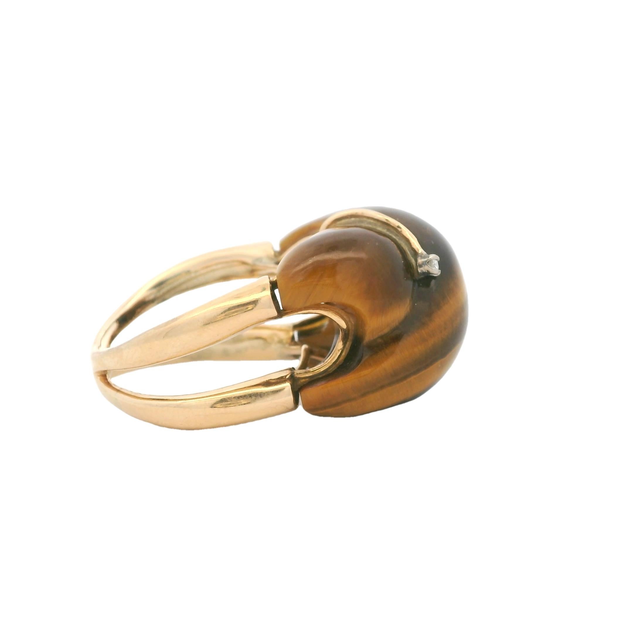 Anello Mid-Century in oro giallo 18 carati con occhio di tigre e diamanti Sugarloaf in vendita 3