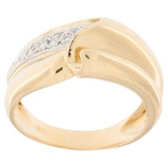 Retro Mid-Century 18 karat Yellow Gold Ring with Diamonds