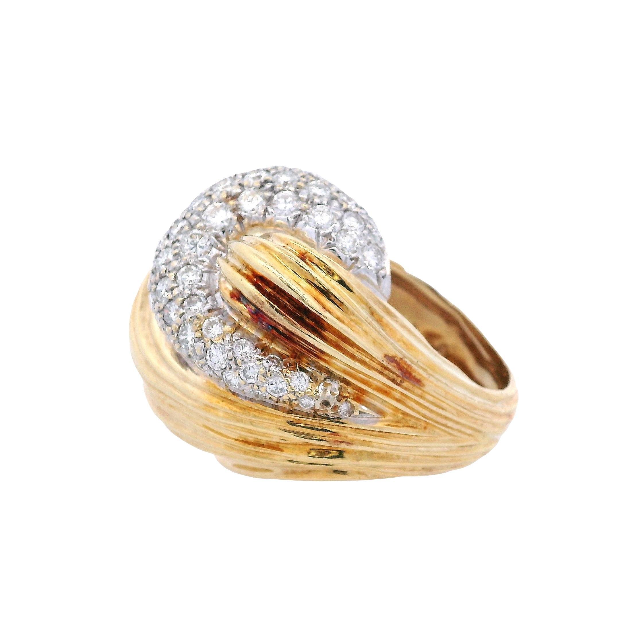 da uomo o donna Anello da cocktail in oro giallo e bianco 18kt di metà secolo con 2,00 carati di diamanti in vendita