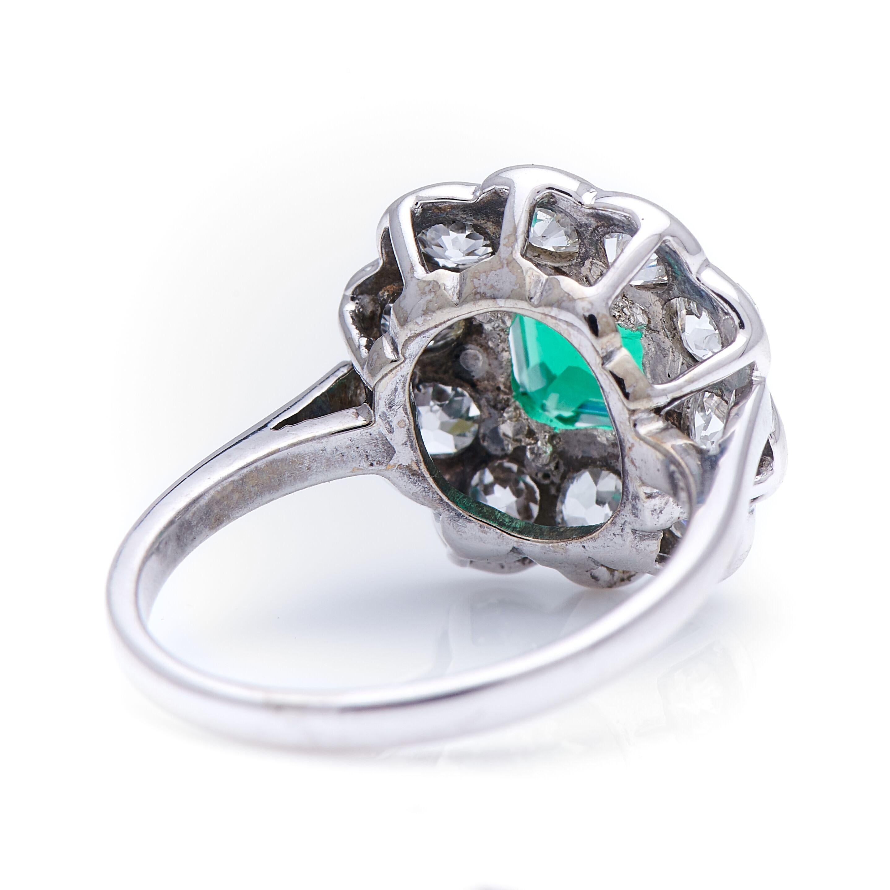 Midcentury, 1940s 18 Carat White Gold Colombian Emerald and Diamond Cluster Ring In Excellent Condition In Rochford, Essex