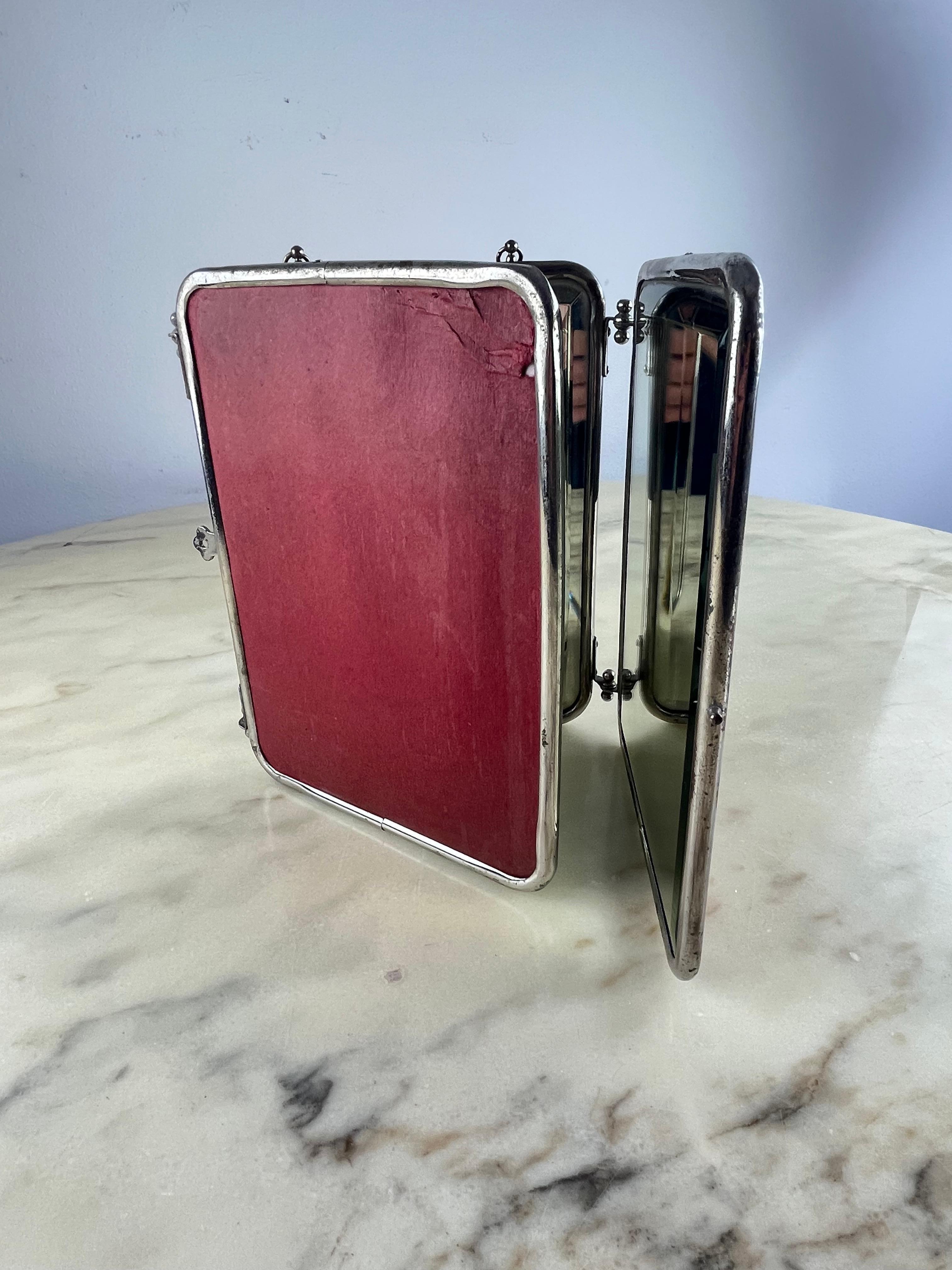 Mid-Century 1940s Barbershop Folding Mirror In Good Condition For Sale In Palermo, IT