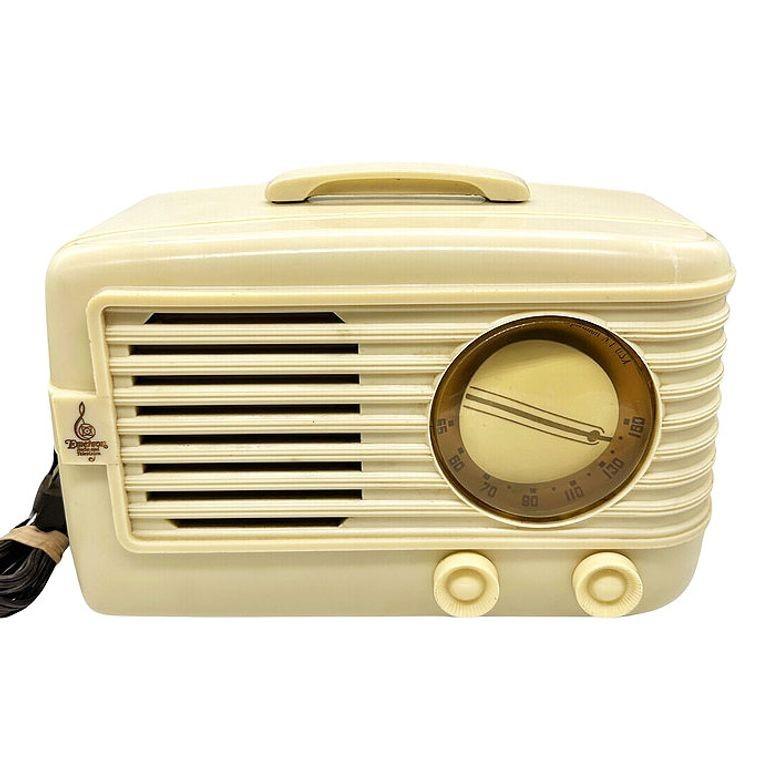 Milieu du XXe siècle Carrara Ivory 1949 Emerson Model 581 Plaskon AM Vacuum Tube Radio Golden Age en vente