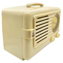 Carrara Ivory 1949 Emerson Model 581 Plaskon AM Vacuum Tube Radio Golden Age